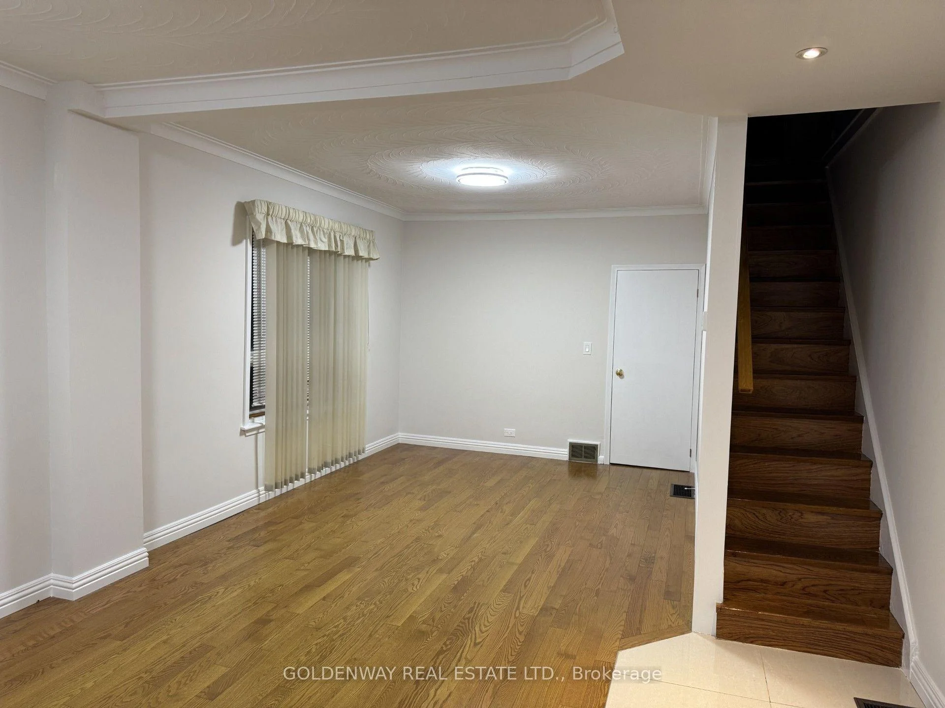 Photo 16 of 327 Springdale Boulevard, Toronto, Danforth Village-East York — HOMEH