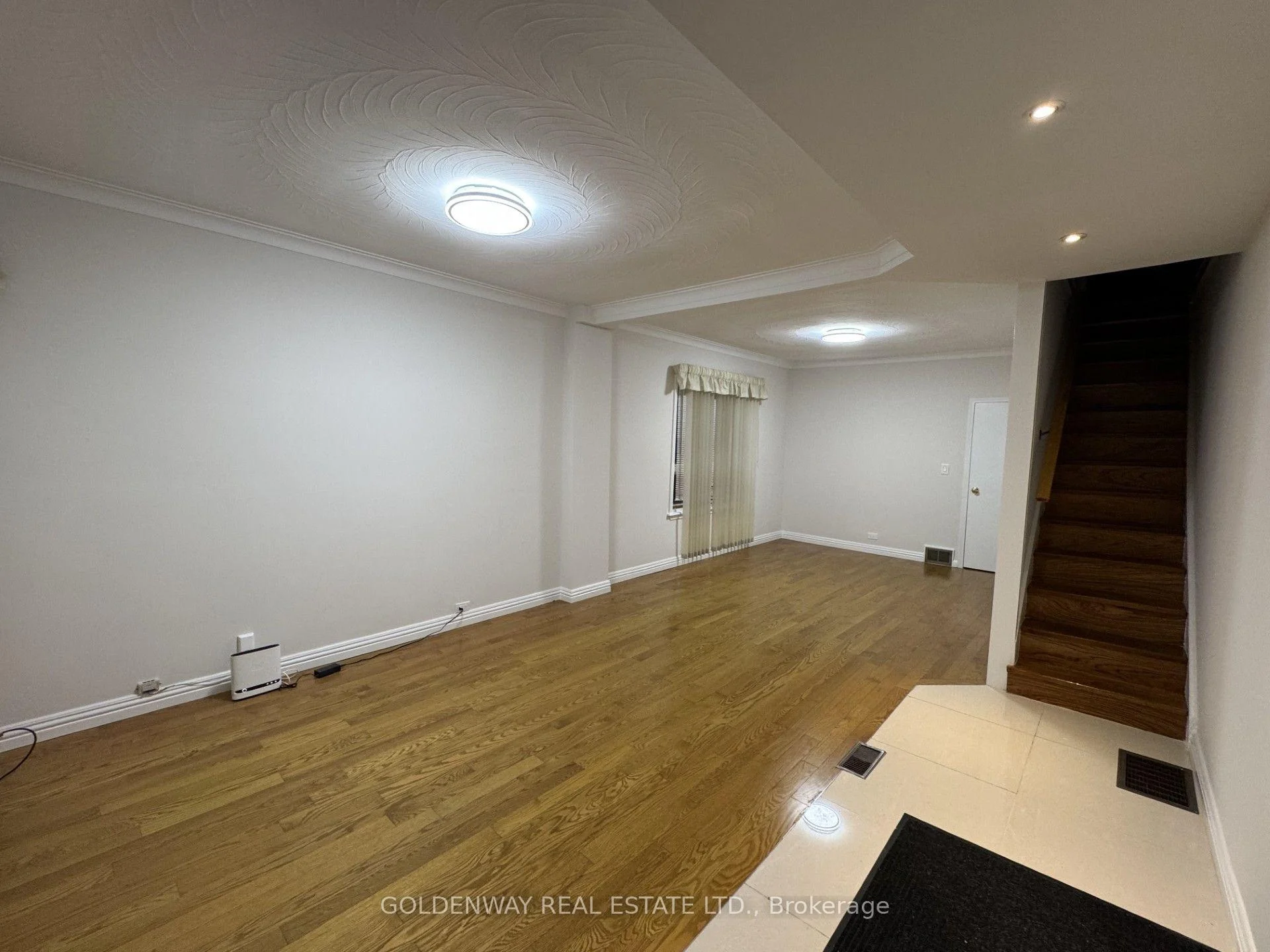 Photo 18 of 327 Springdale Boulevard, Toronto, Danforth Village-East York — HOMEH