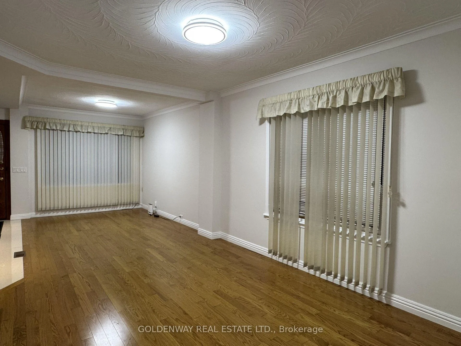 Photo 23 of 327 Springdale Boulevard, Toronto, Danforth Village-East York — HOMEH