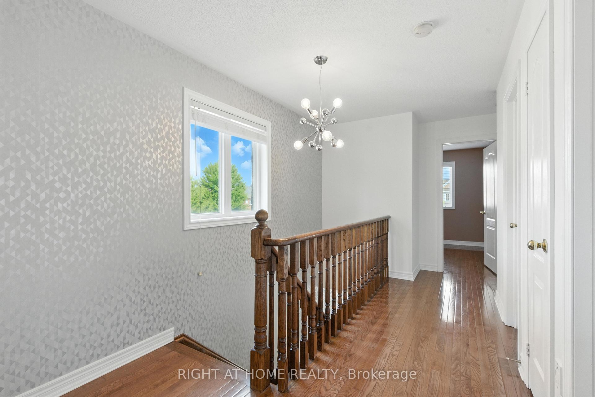 Photo 15 of 215 Canada Drive, Vaughan, Vellore Village — HOMEH