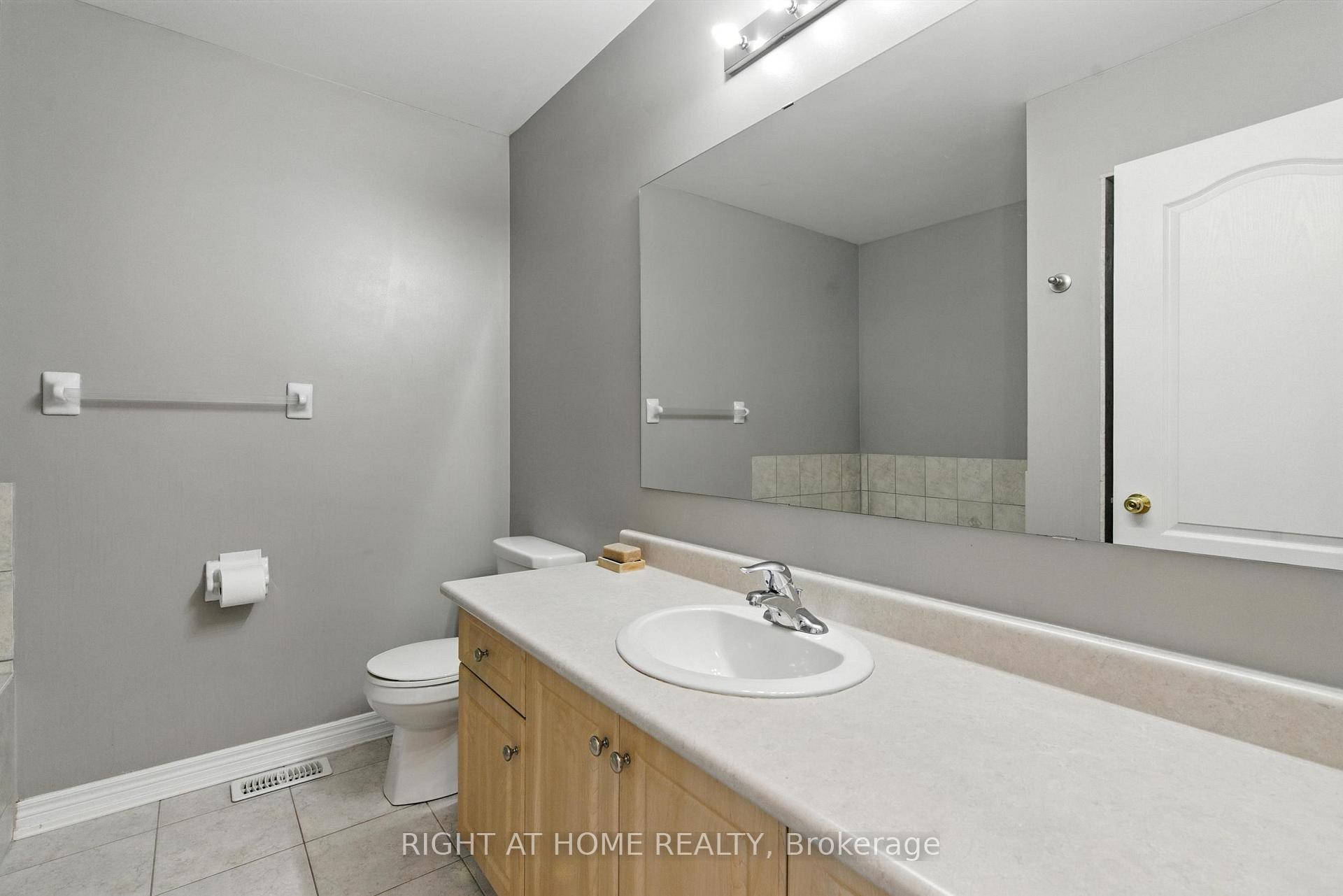 Photo 19 of 215 Canada Drive, Vaughan, Vellore Village — HOMEH