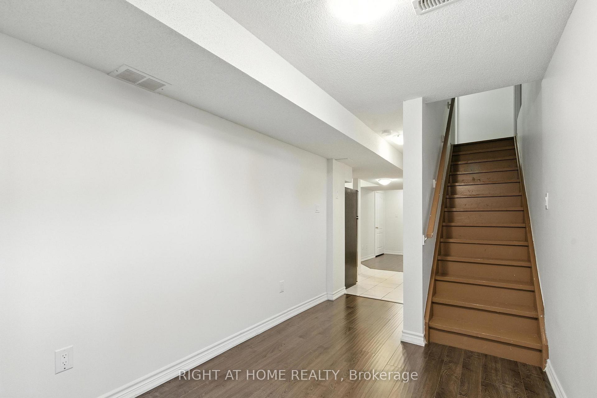 Photo 24 of 215 Canada Drive, Vaughan, Vellore Village — HOMEH