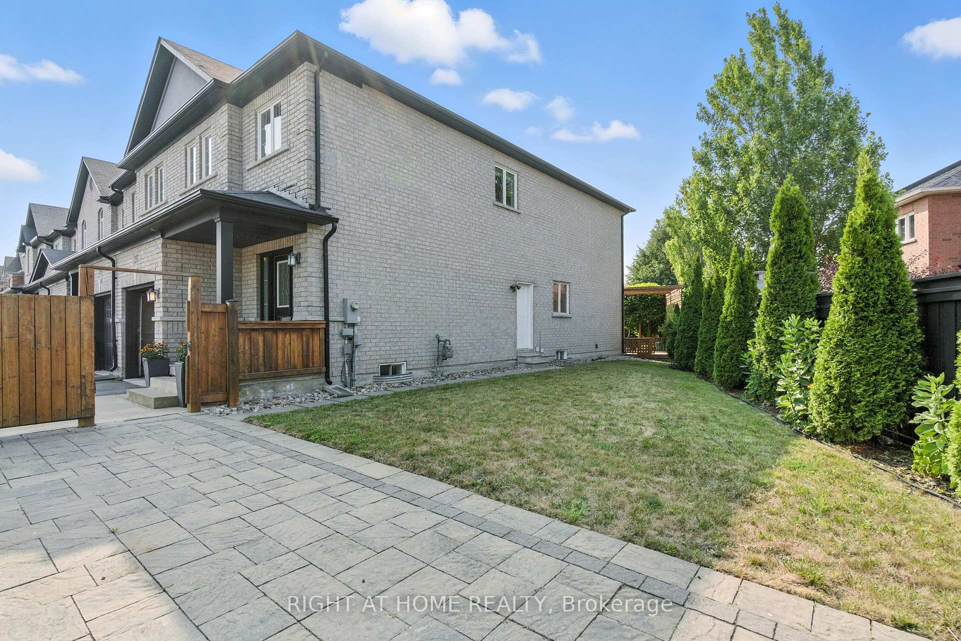 Photo 33 of 215 Canada Drive, Vaughan, Vellore Village — HOMEH