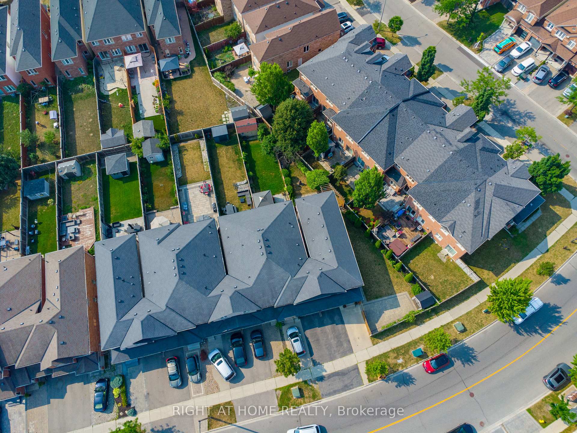 Photo 40 of 215 Canada Drive, Vaughan, Vellore Village — HOMEH