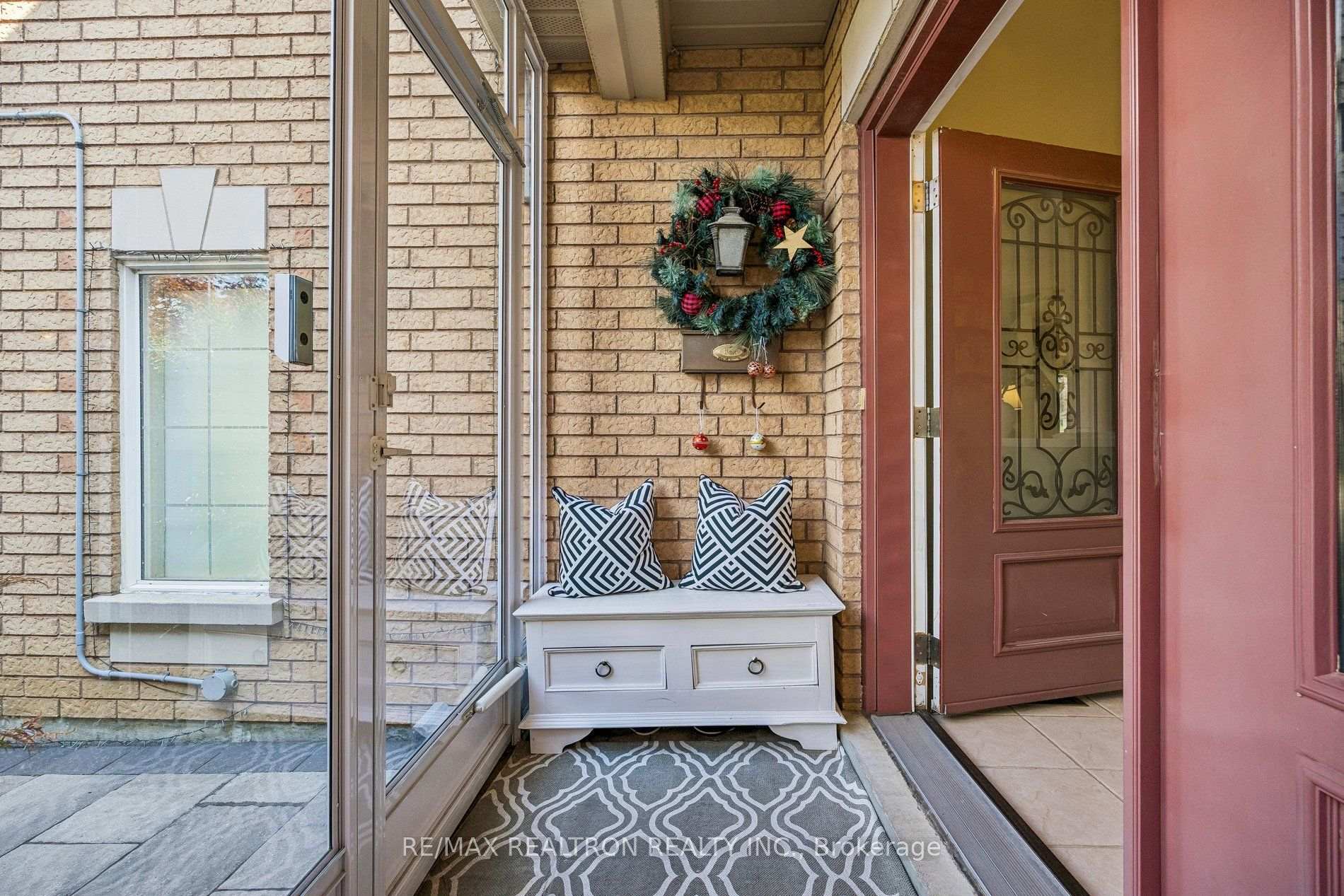 Photo 2 of 9 Kimono Crescent, Richmond Hill, Rouge Woods — HOMEH