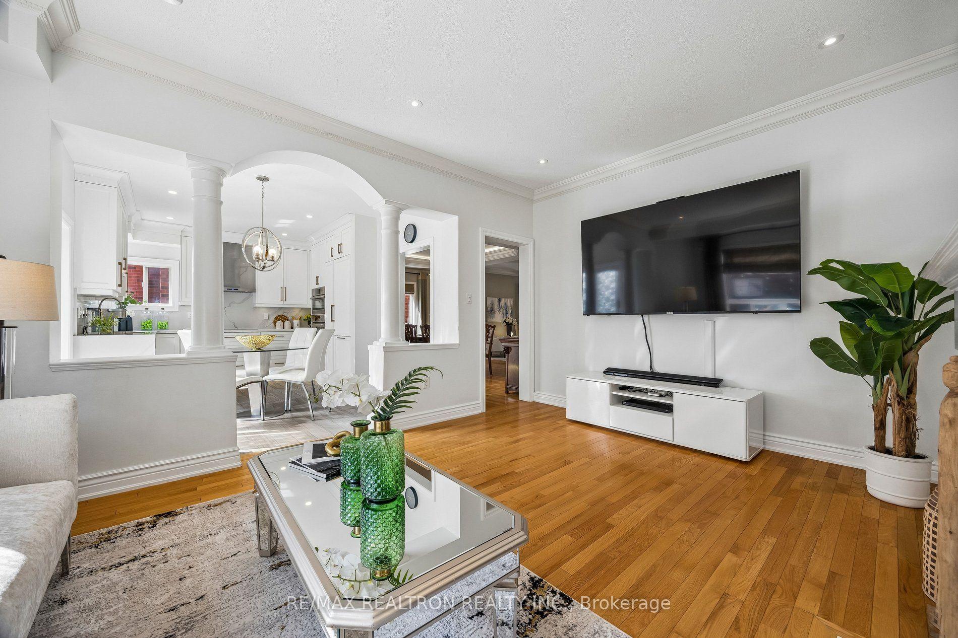 Photo 14 of 9 Kimono Crescent, Richmond Hill, Rouge Woods — HOMEH