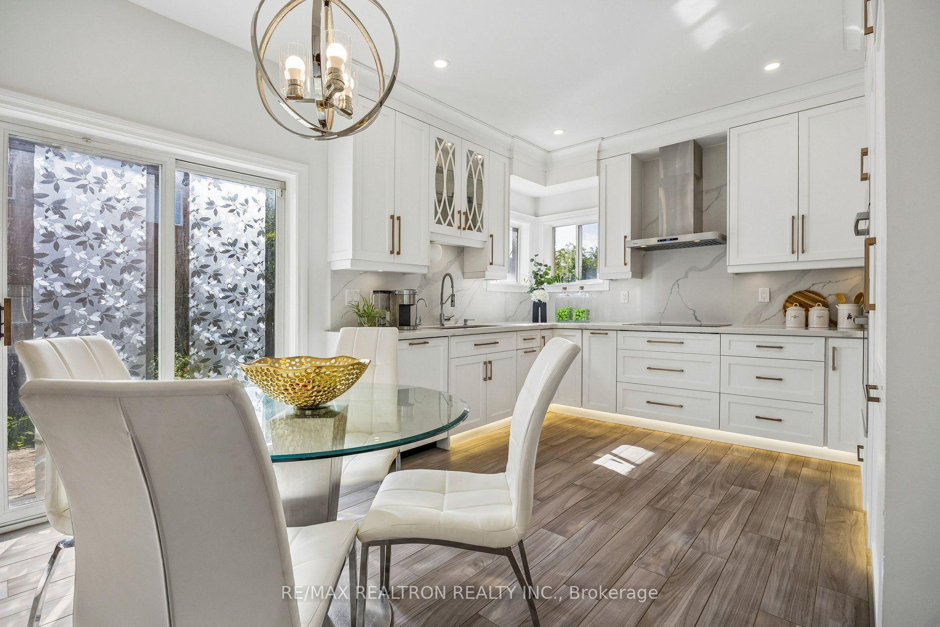 Photo 19 of 9 Kimono Crescent, Richmond Hill, Rouge Woods — HOMEH