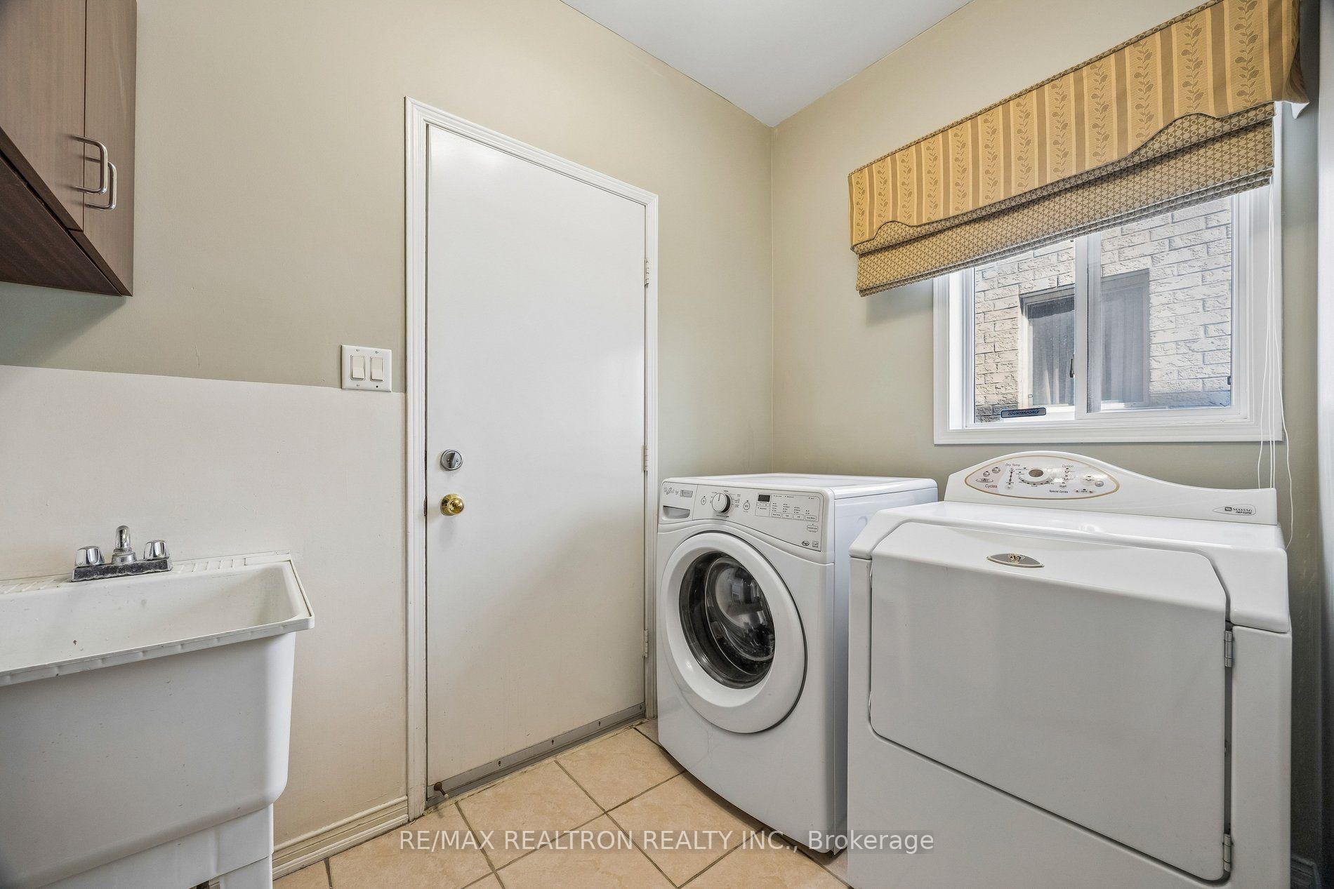 Photo 23 of 9 Kimono Crescent, Richmond Hill, Rouge Woods — HOMEH