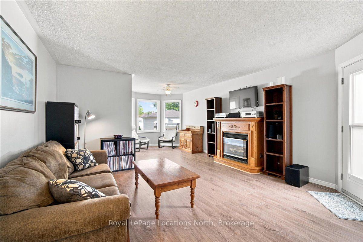 Photo 11 of 6 Royal Beech Drive, Wasaga Beach — HOMEH
