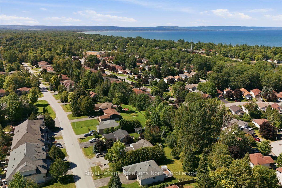 Photo 42 of 6 Royal Beech Drive, Wasaga Beach — HOMEH