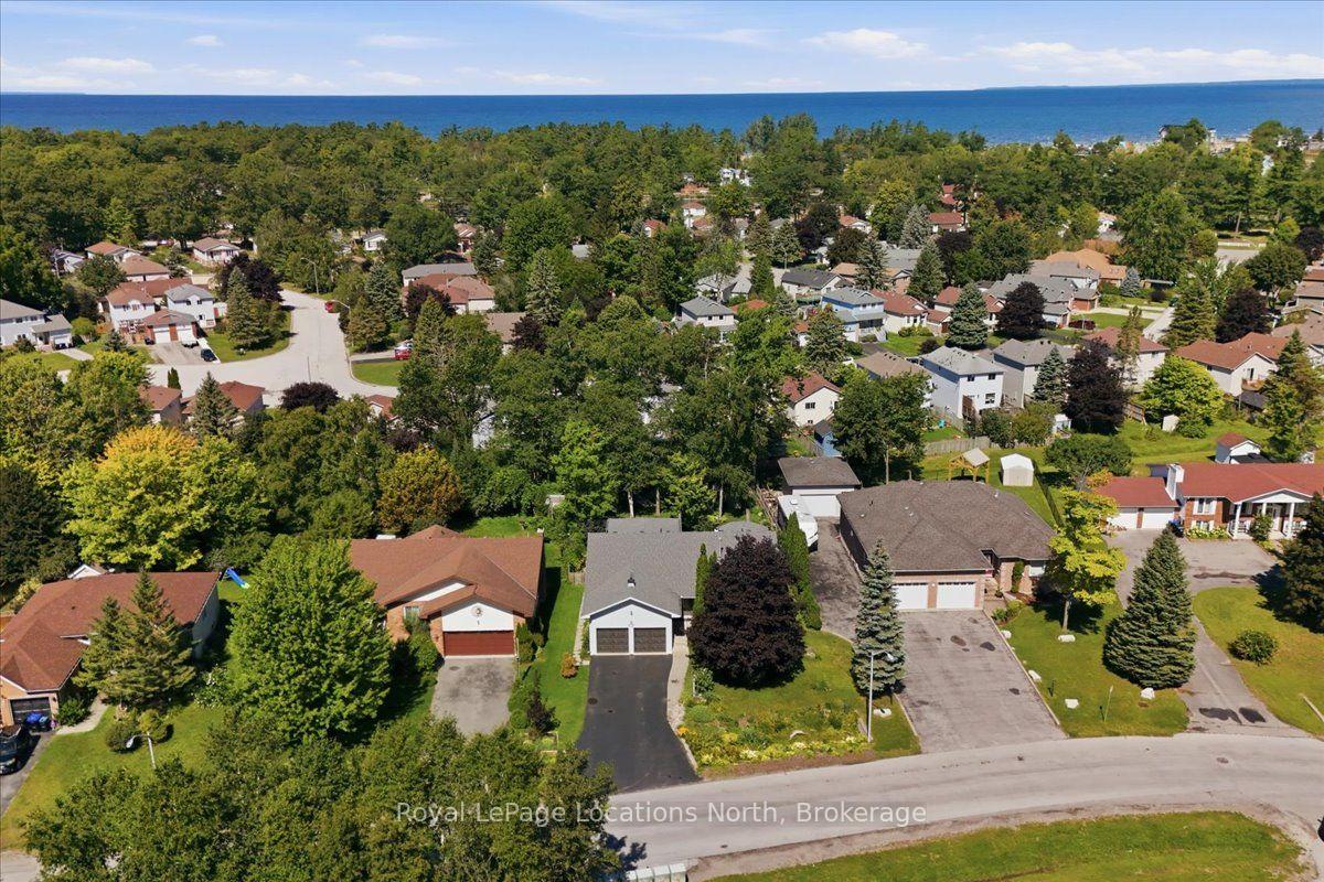 Photo 44 of 6 Royal Beech Drive, Wasaga Beach — HOMEH