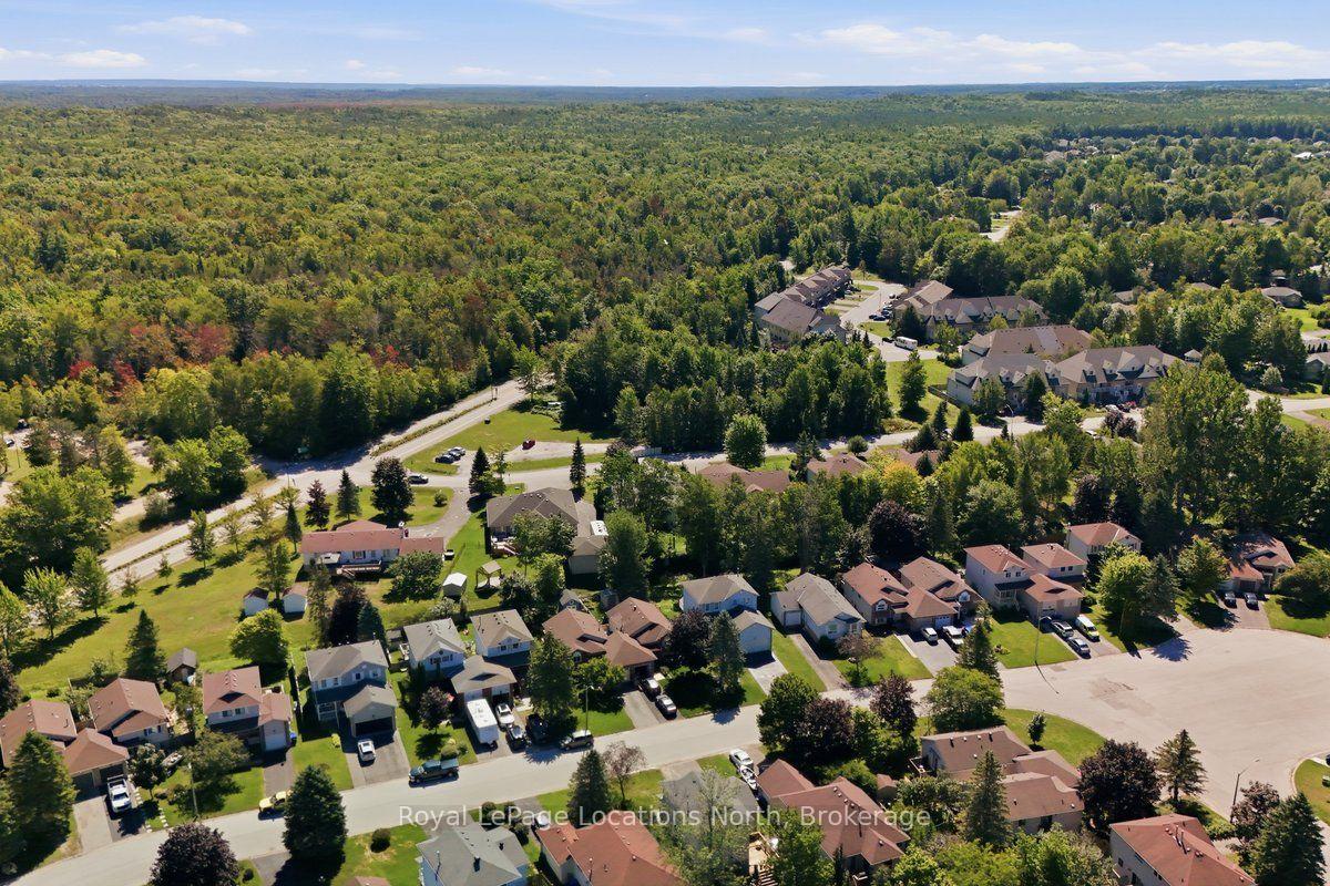 Photo 41 of 6 Royal Beech Drive, Wasaga Beach — HOMEH