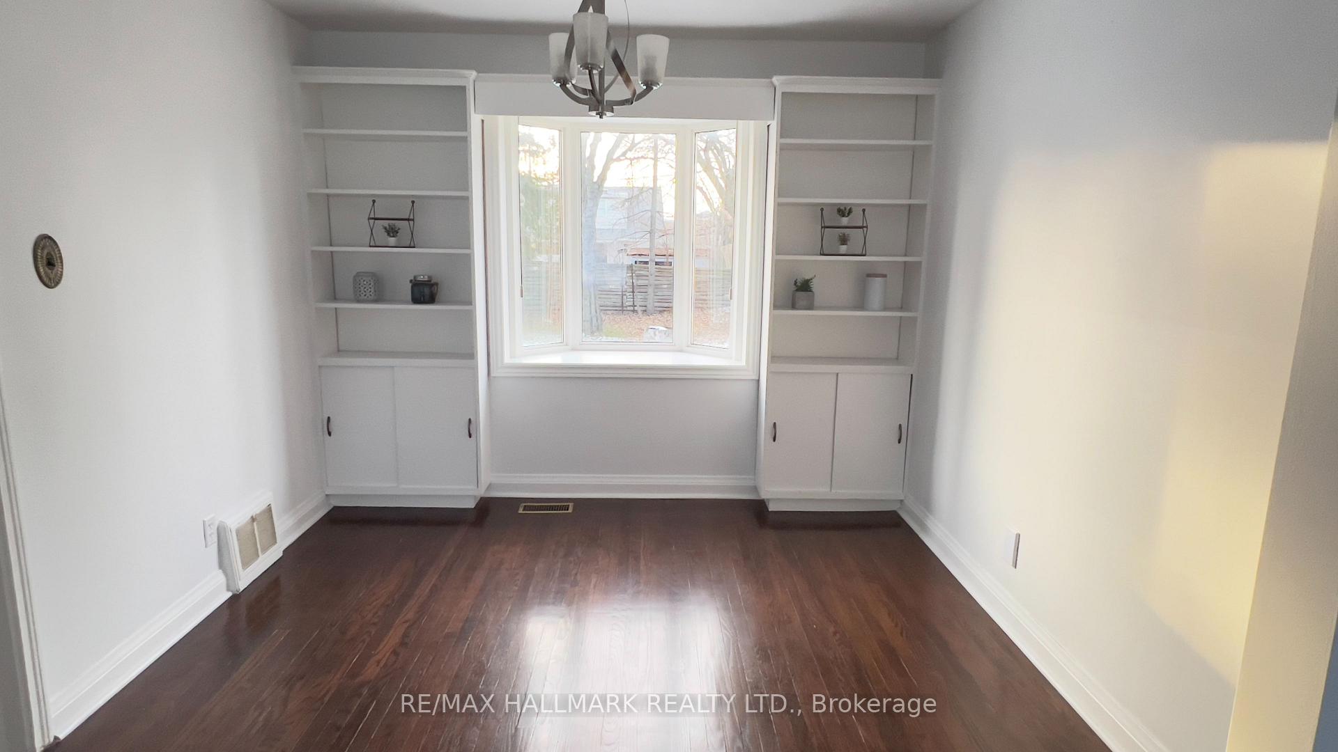 Photo 7 of 10 Adele Avenue, North York, Downsview-Roding-CFB — HOMEH