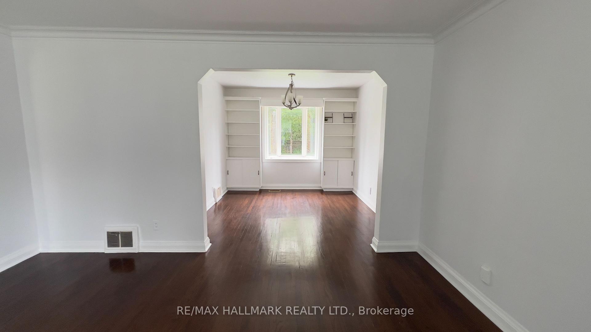 Photo 10 of 10 Adele Avenue, North York, Downsview-Roding-CFB — HOMEH