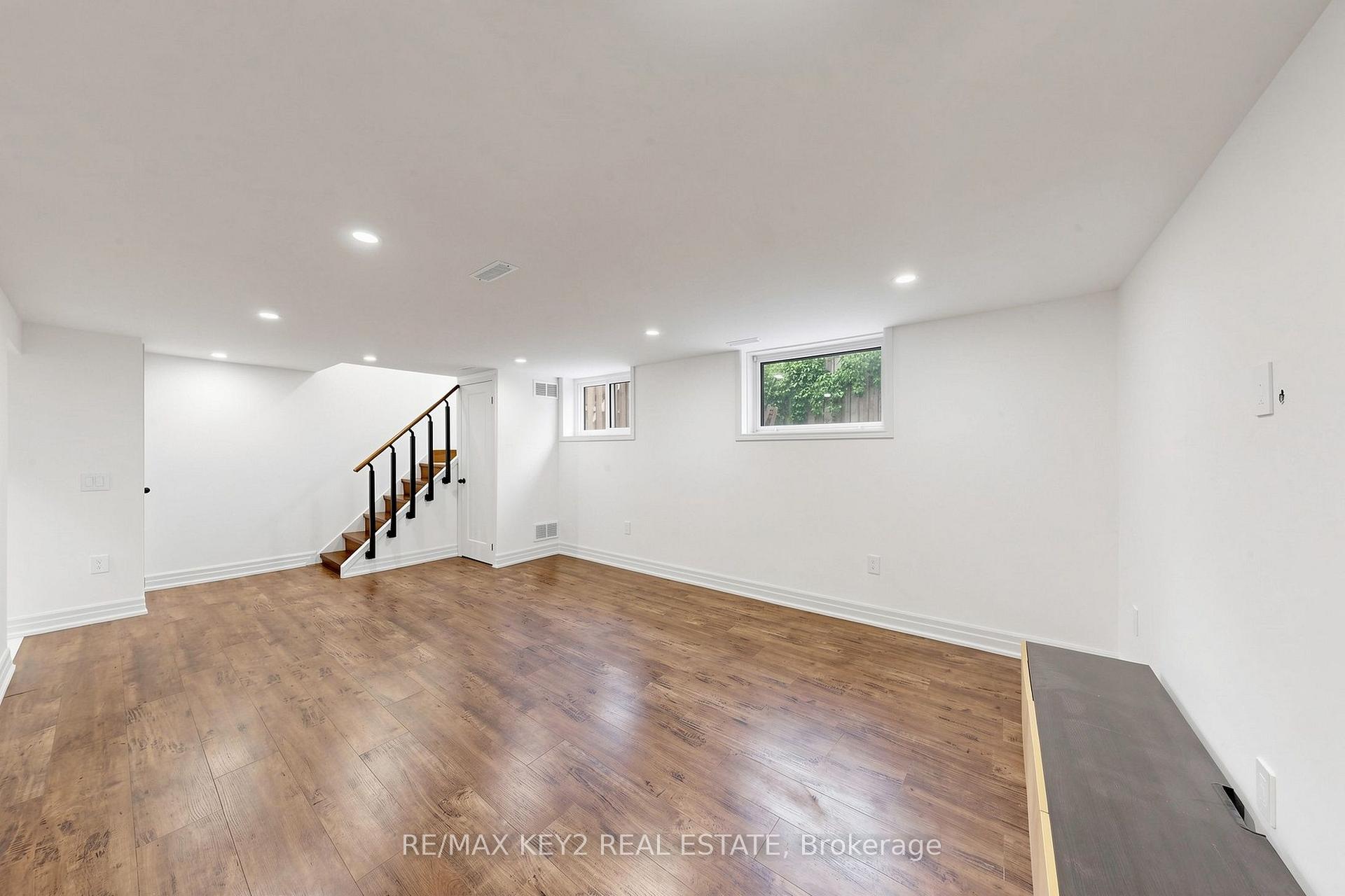 Photo 3 of 707 Walnut Street W, Whitby, Downtown Whitby — HOMEH