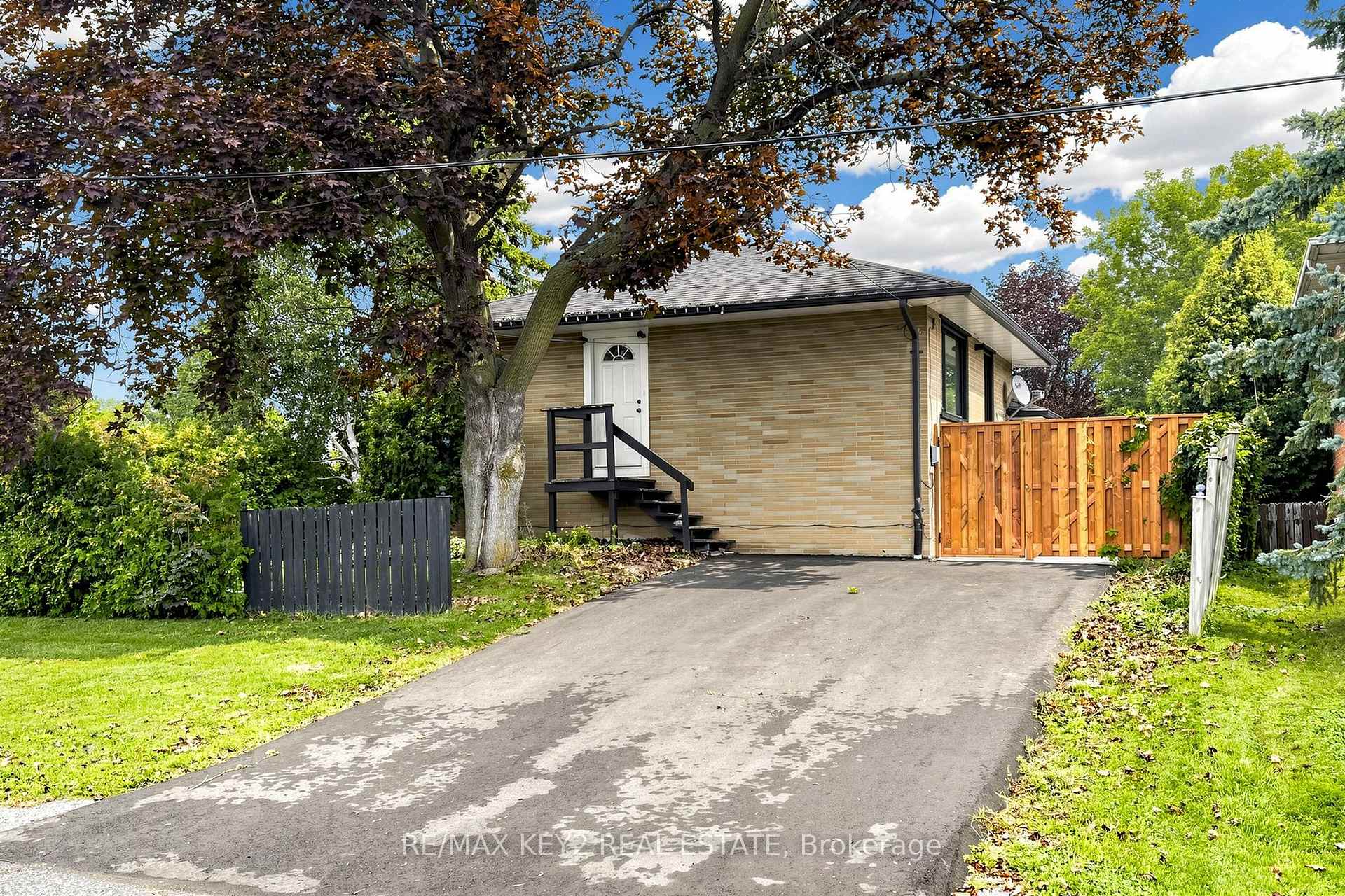 Photo 25 of 707 Walnut Street W, Whitby, Downtown Whitby — HOMEH