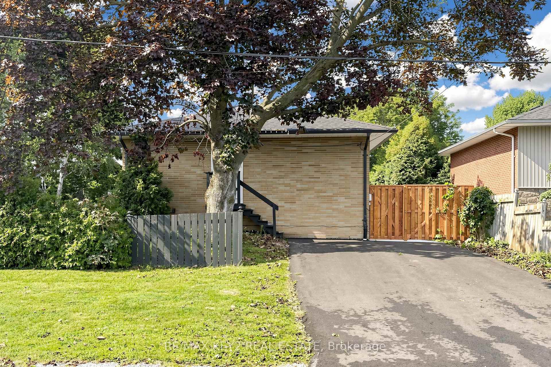 Photo 26 of 707 Walnut Street W, Whitby, Downtown Whitby — HOMEH