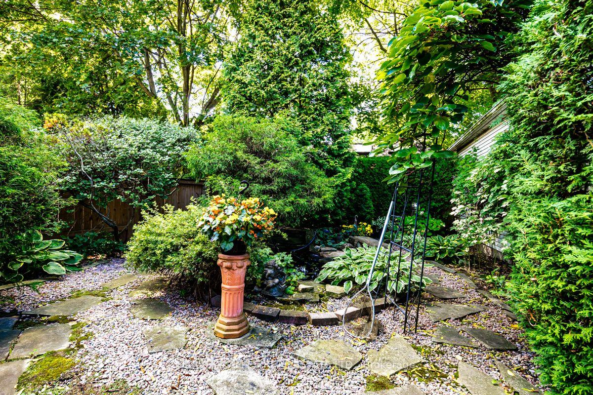 Photo 9 of 109 Old Orchard Grove, Toronto, Lawrence Park North — HOMEH