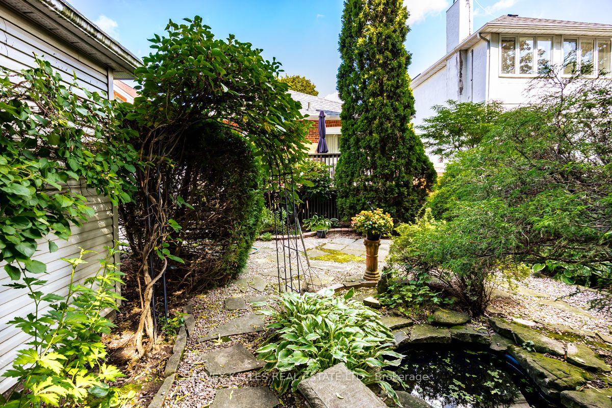 Photo 12 of 109 Old Orchard Grove, Toronto, Lawrence Park North — HOMEH