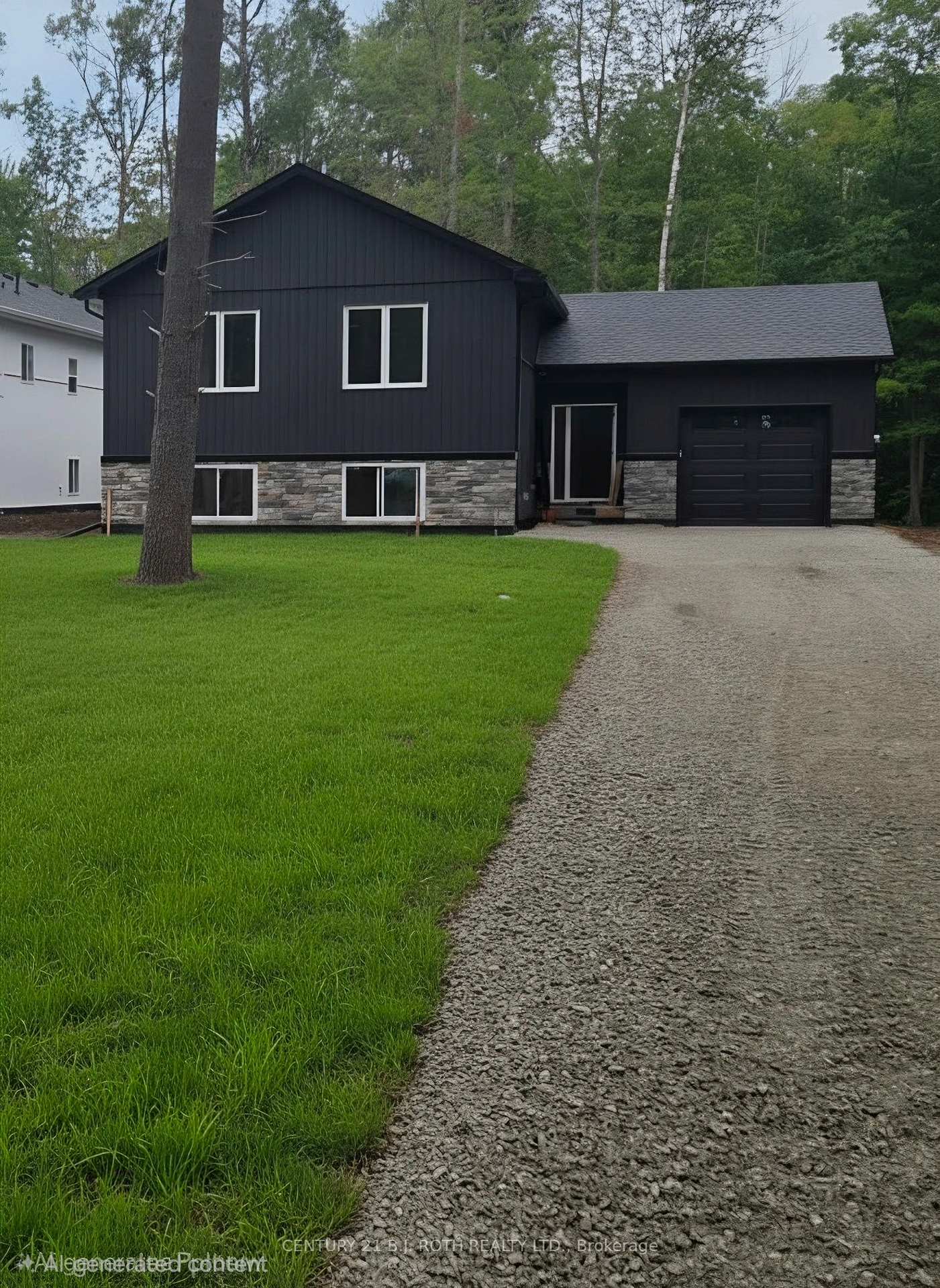 Photo 2 of 3183 Cove Avenue, Innisfil, Rural Innisfil — HOMEH