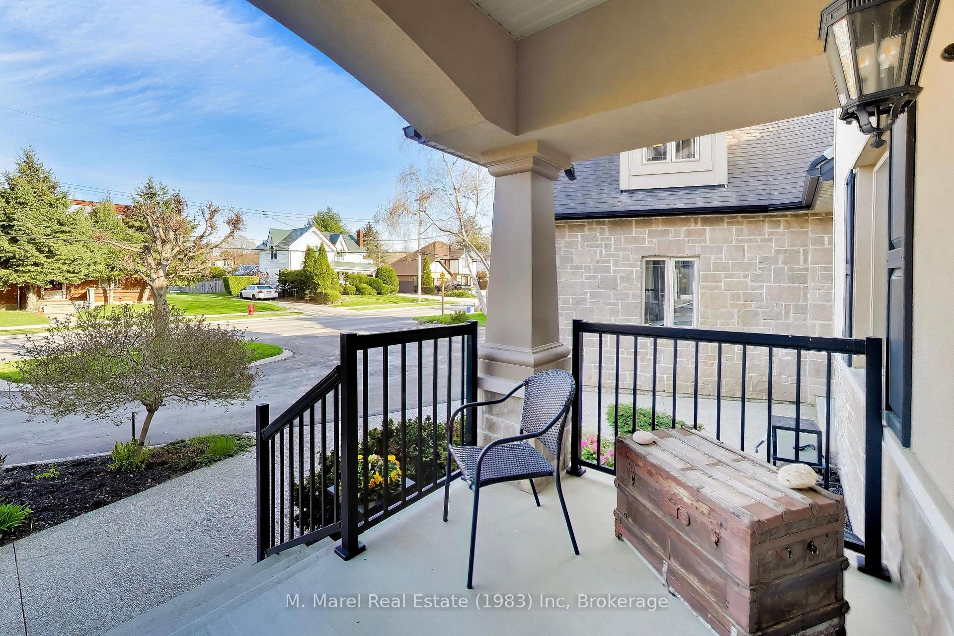 Photo 3 of 73 Lake Avenue Drive, Hamilton, Stoney Creek — HOMEH