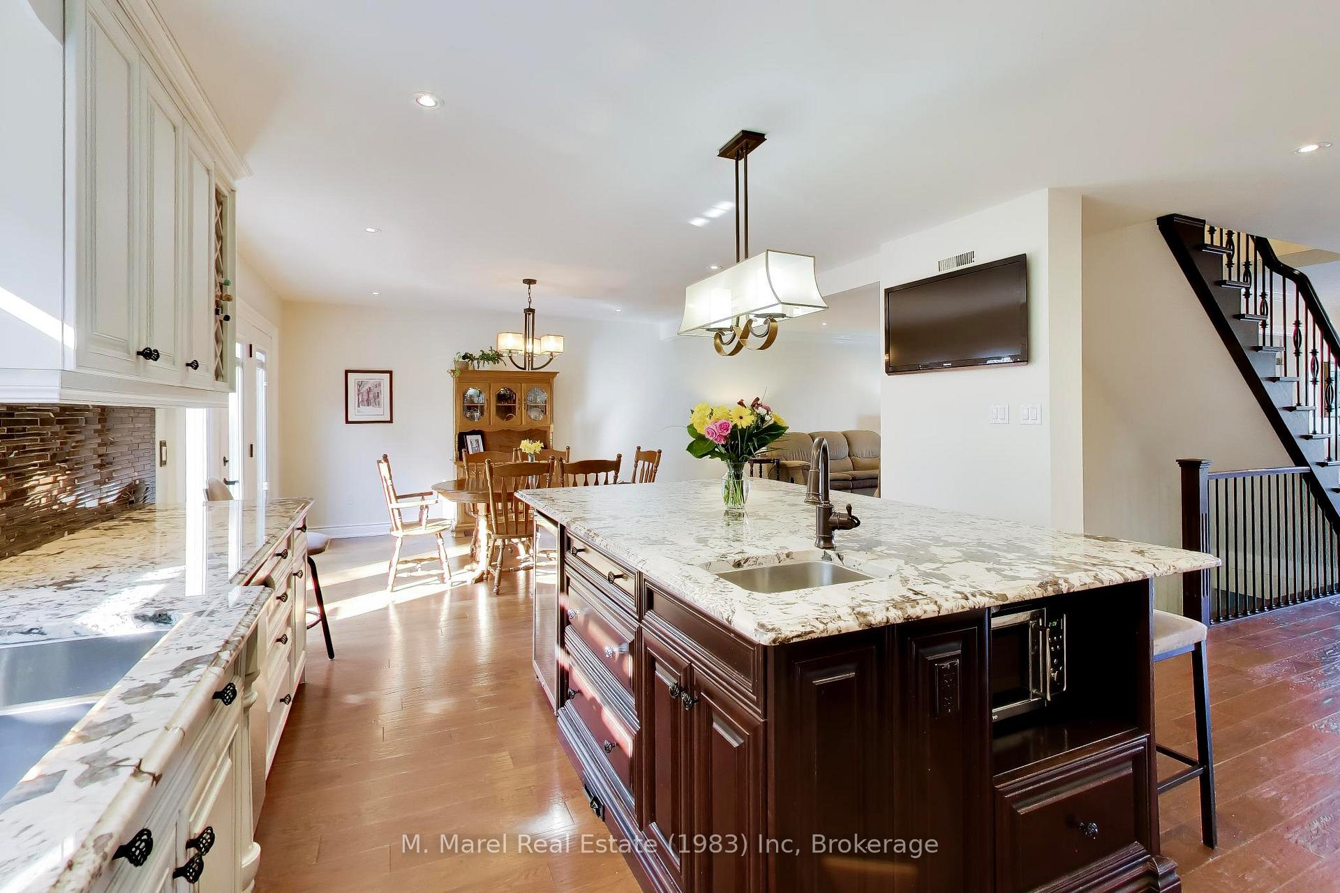 Photo 10 of 73 Lake Avenue Drive, Hamilton, Stoney Creek — HOMEH