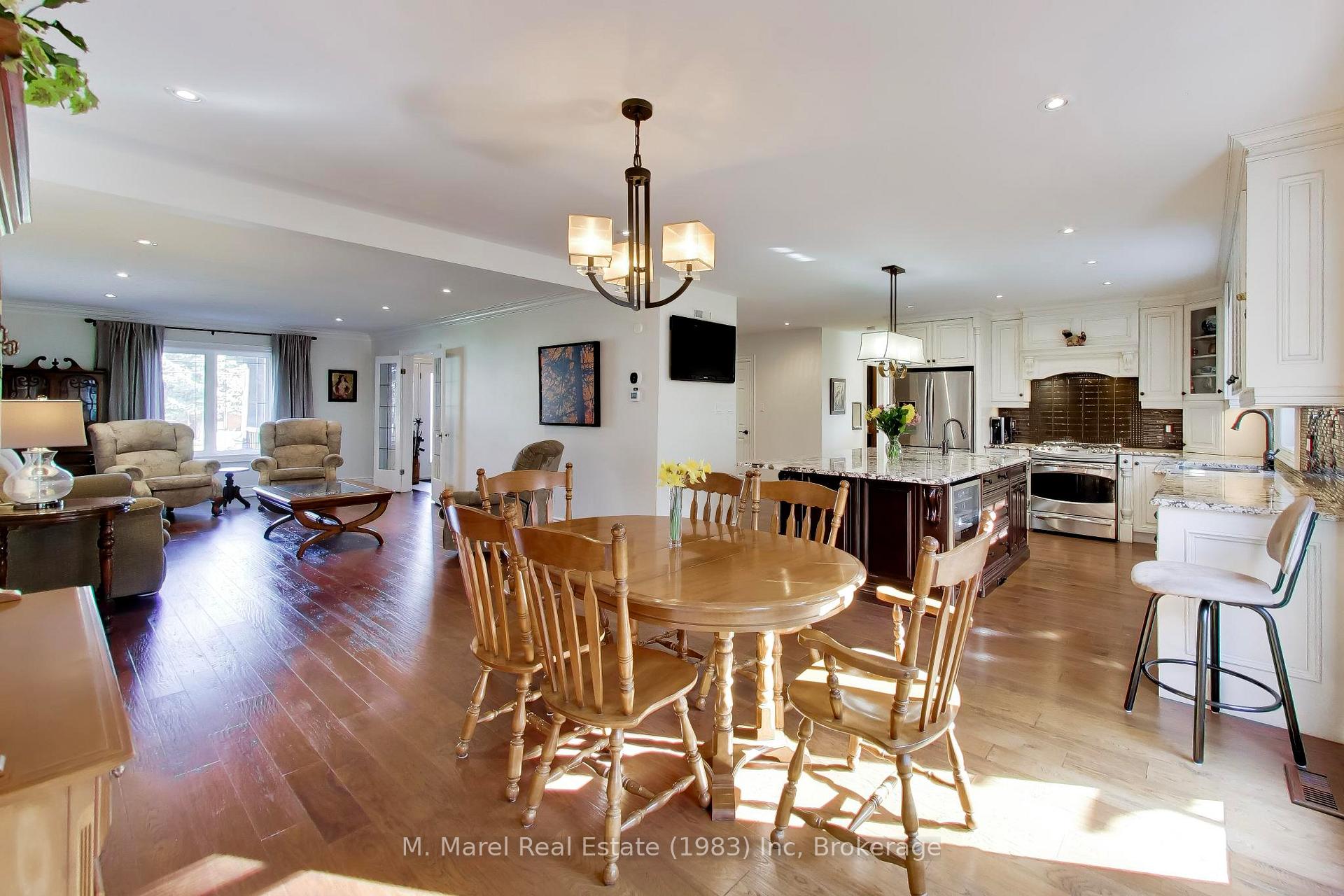 Photo 12 of 73 Lake Avenue Drive, Hamilton, Stoney Creek — HOMEH
