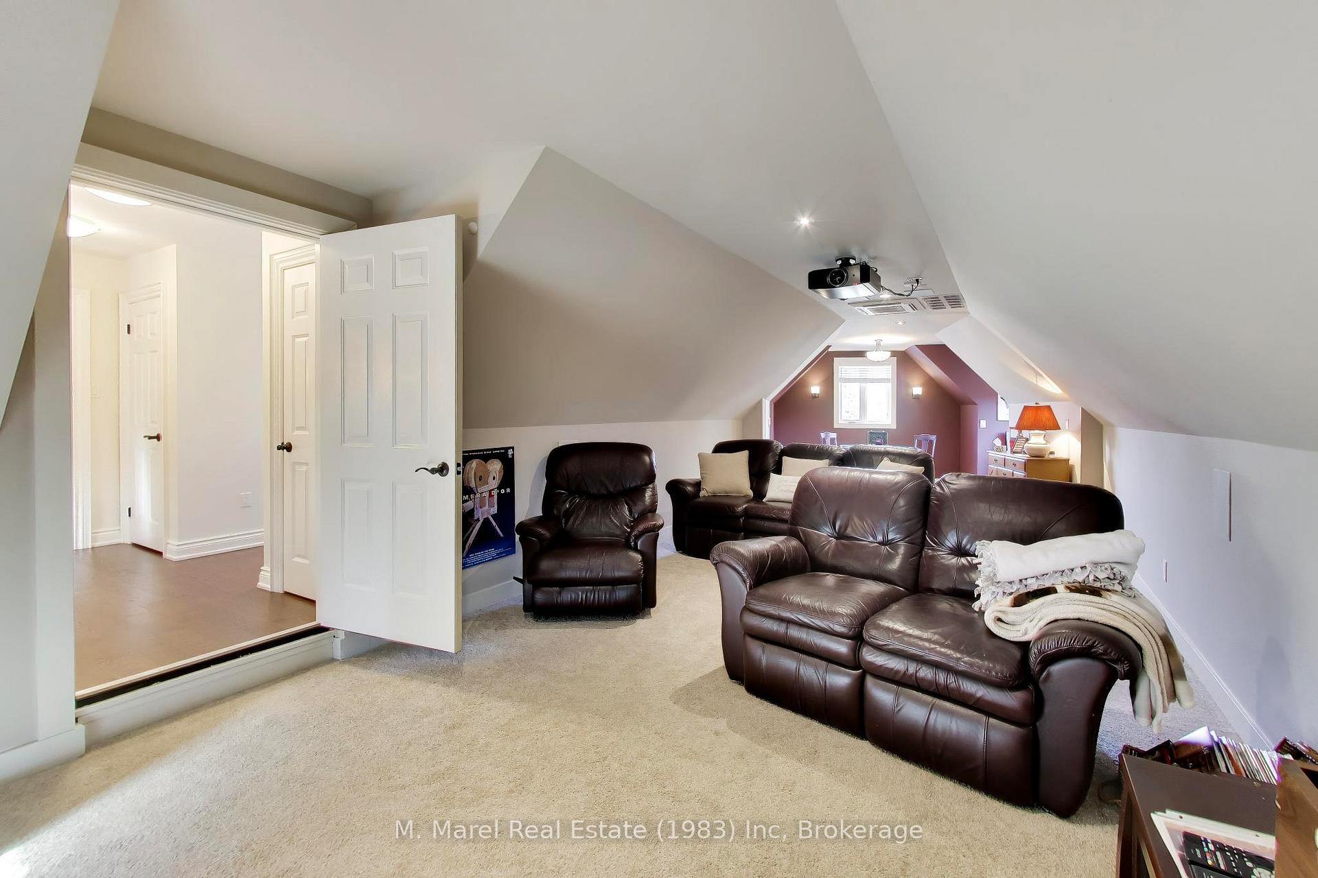 Photo 23 of 73 Lake Avenue Drive, Hamilton, Stoney Creek — HOMEH