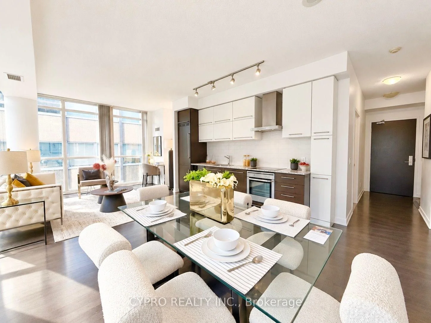 Photo 3 of Unit 601, 770 Bay Street, Toronto, Bay Street Corridor — HOMEH