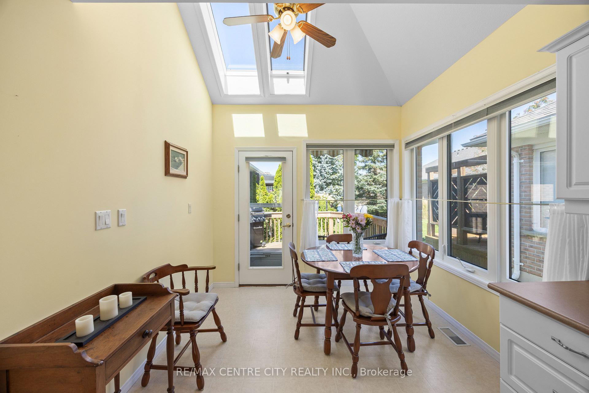 Photo 9 of 33 Ilderbrook Circle, Middlesex Centre, Ilderton — HOMEH