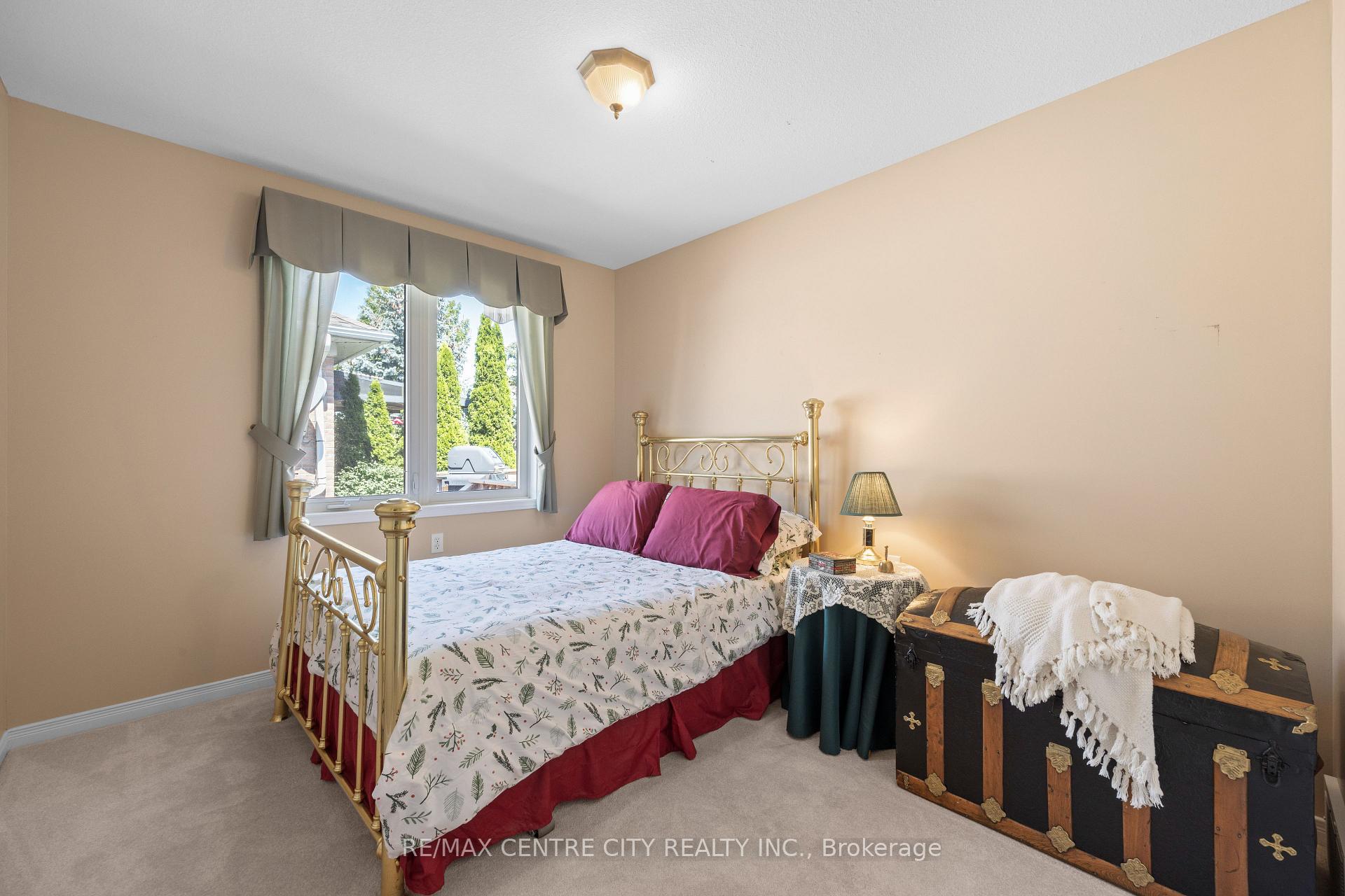 Photo 17 of 33 Ilderbrook Circle, Middlesex Centre, Ilderton — HOMEH