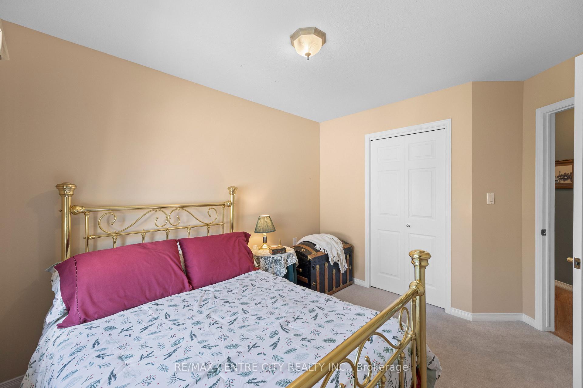 Photo 18 of 33 Ilderbrook Circle, Middlesex Centre, Ilderton — HOMEH