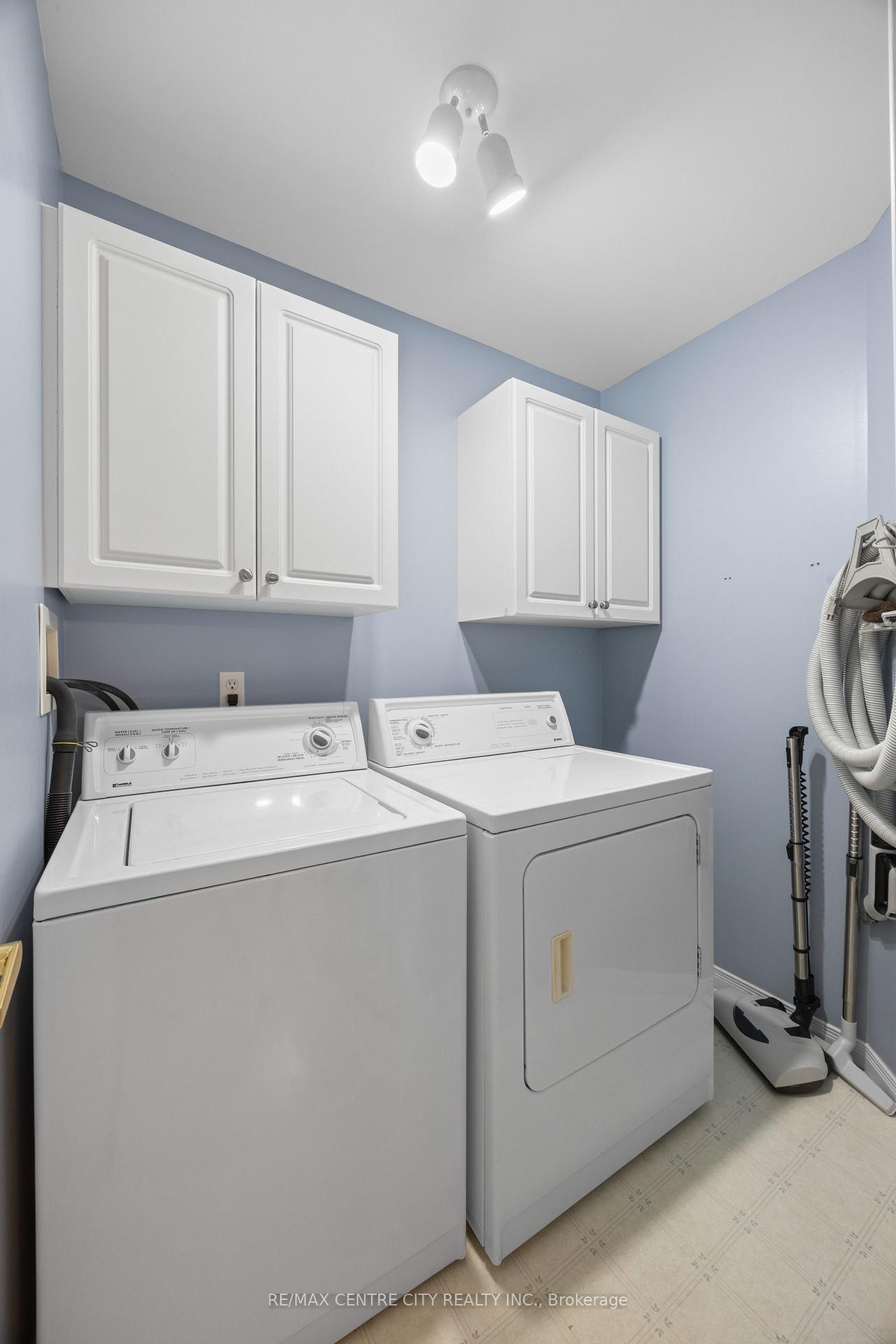 Photo 20 of 33 Ilderbrook Circle, Middlesex Centre, Ilderton — HOMEH