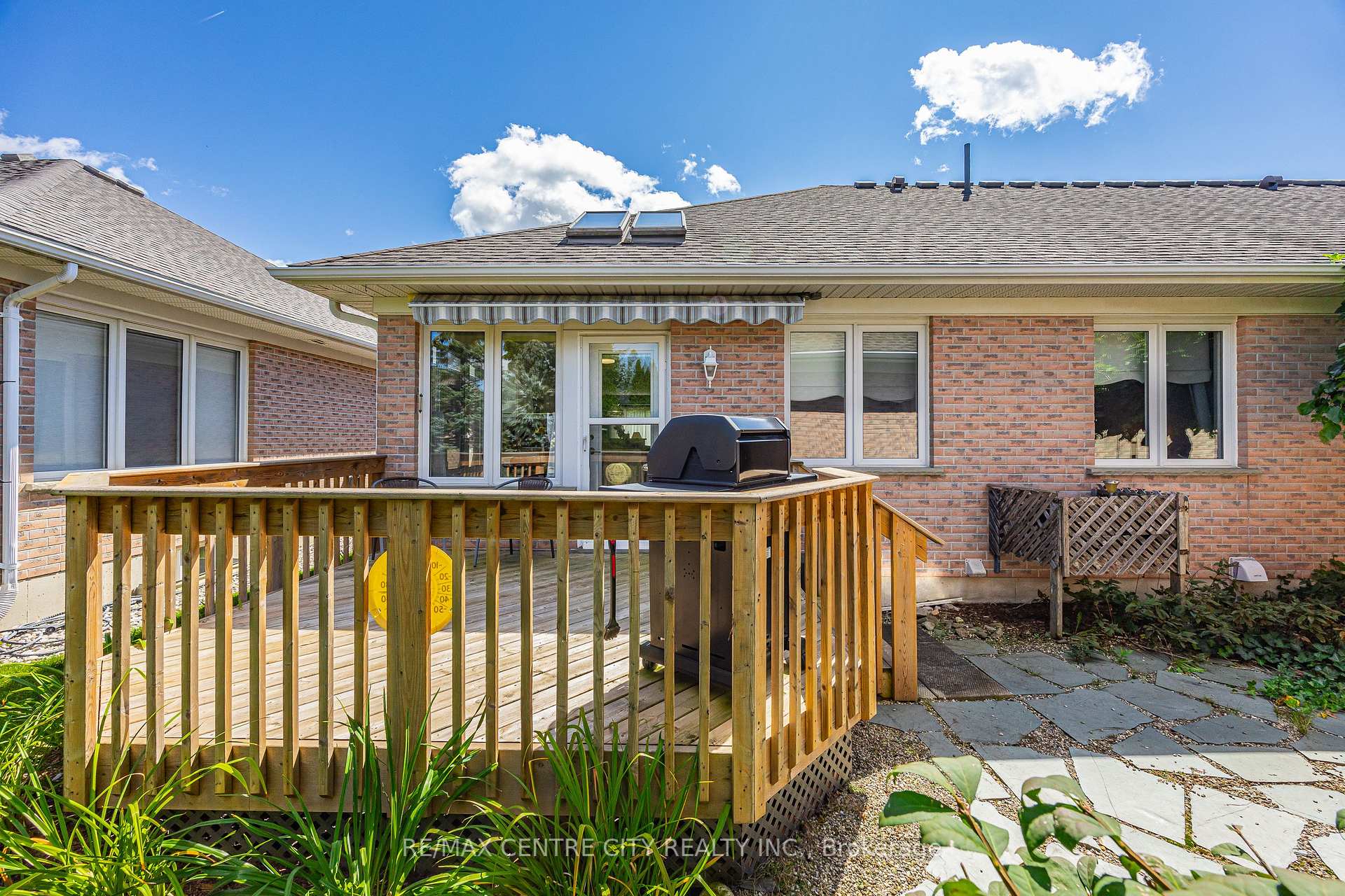 Photo 34 of 33 Ilderbrook Circle, Middlesex Centre, Ilderton — HOMEH