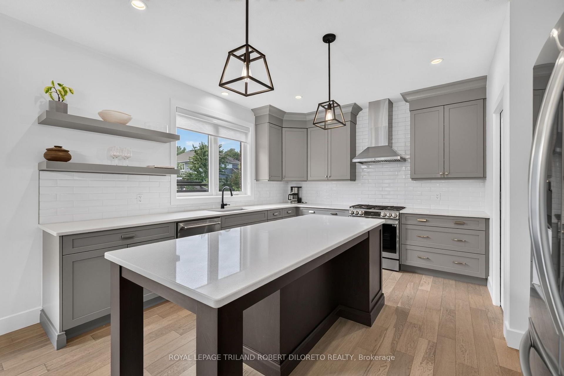 Photo 11 of 734 Radisson Lane, Strathroy-Caradoc, Mount Brydges — HOMEH