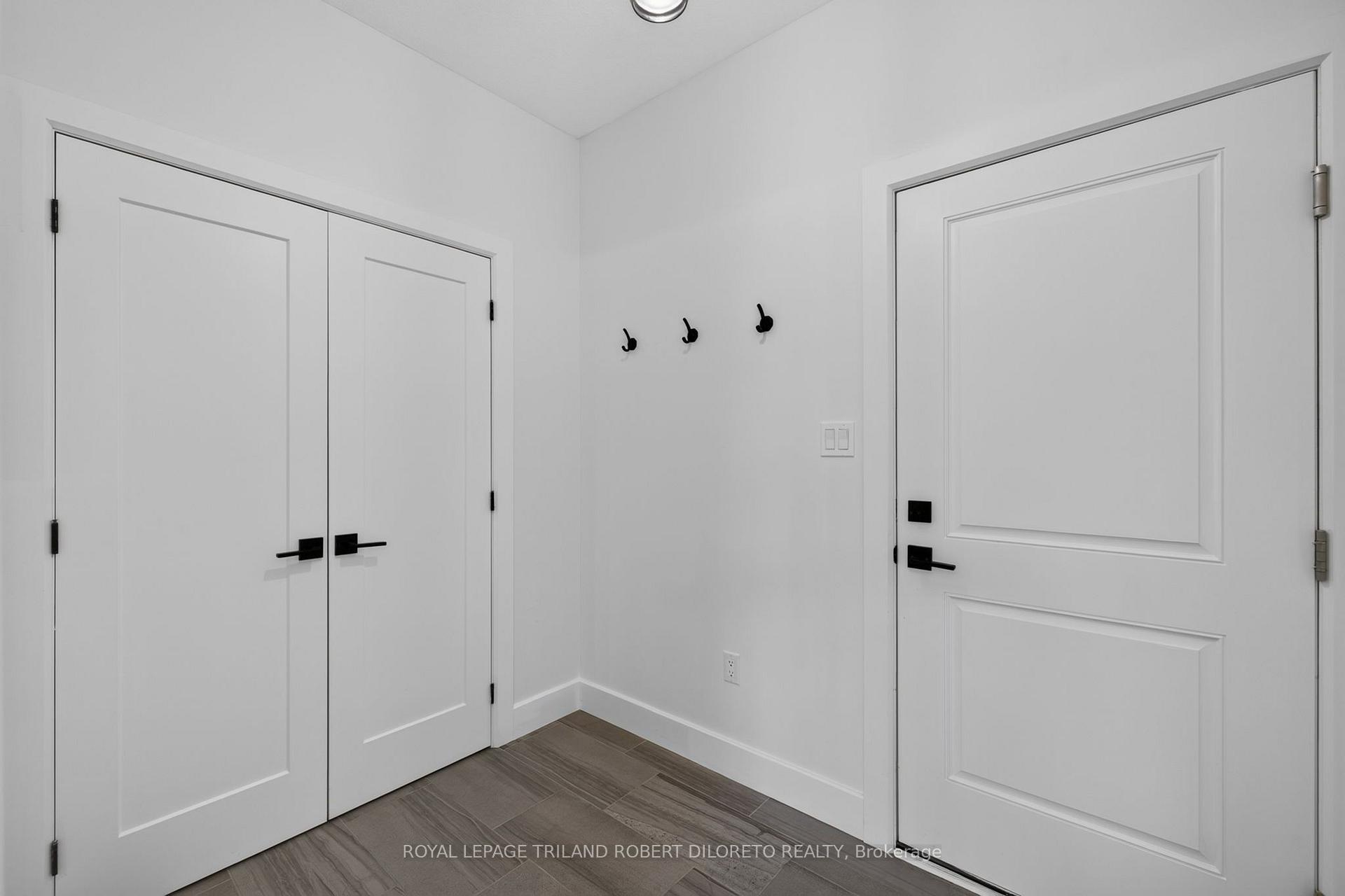 Photo 16 of 734 Radisson Lane, Strathroy-Caradoc, Mount Brydges — HOMEH