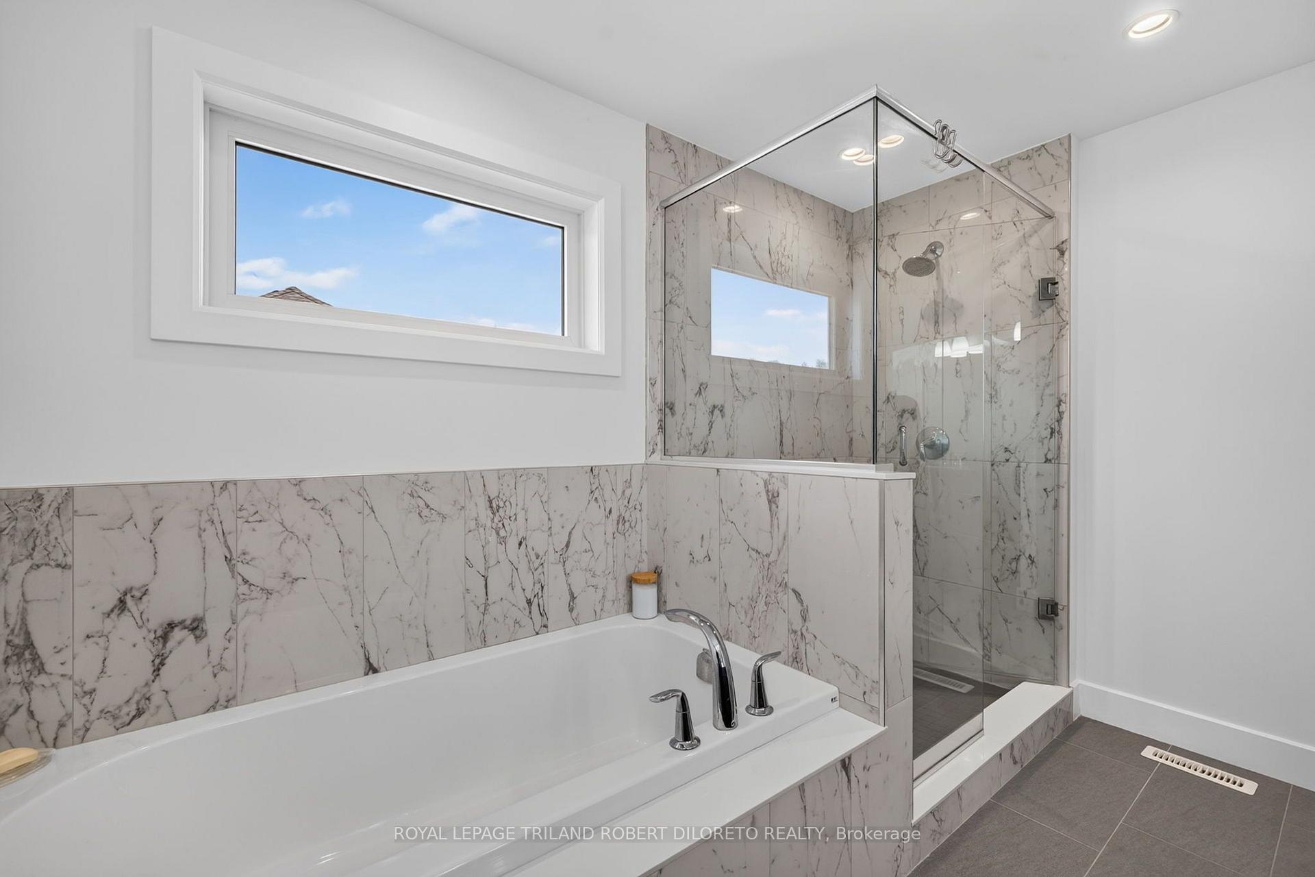 Photo 20 of 734 Radisson Lane, Strathroy-Caradoc, Mount Brydges — HOMEH