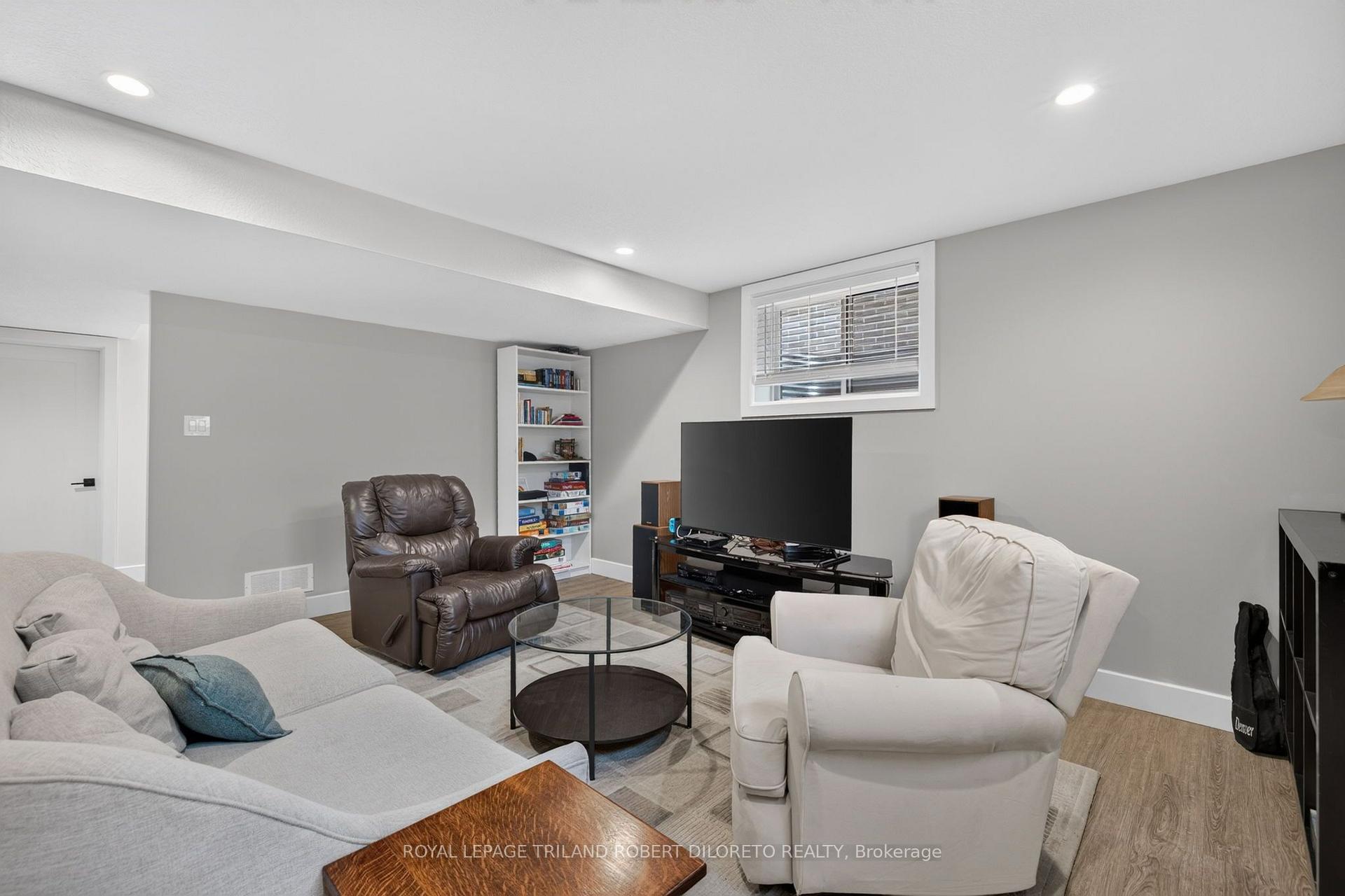 Photo 27 of 734 Radisson Lane, Strathroy-Caradoc, Mount Brydges — HOMEH