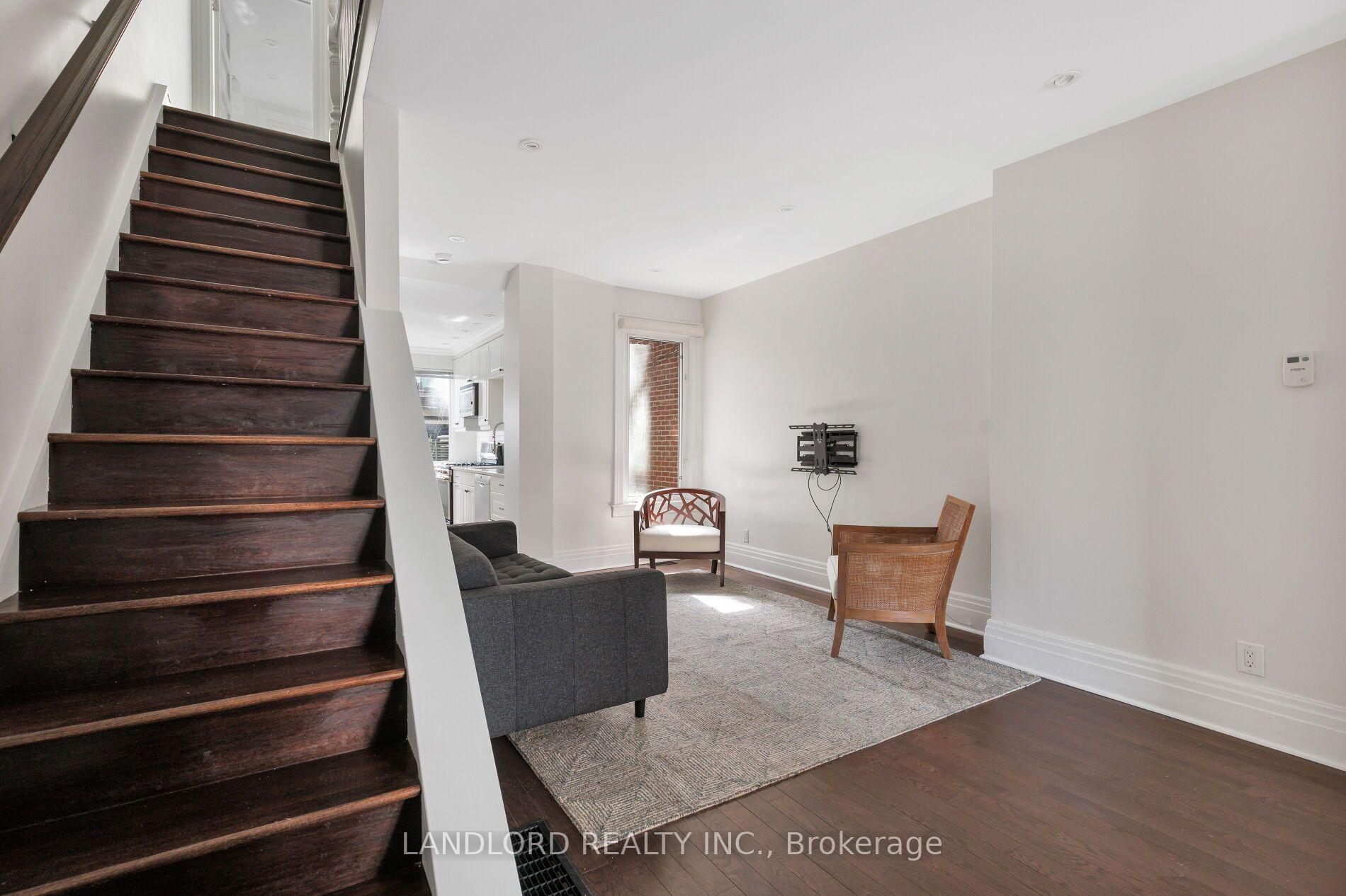Photo 3 of 107A Scollard Street, Toronto, The Annex — HOMEH