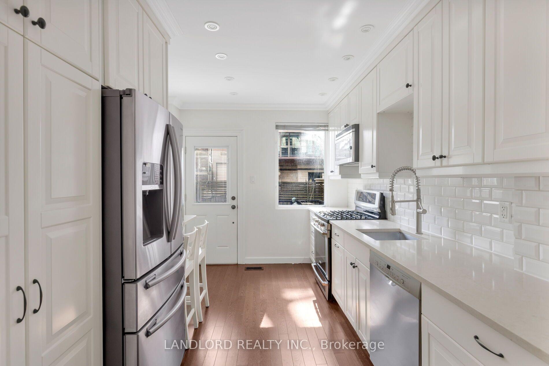 Photo 10 of 107A Scollard Street, Toronto, The Annex — HOMEH