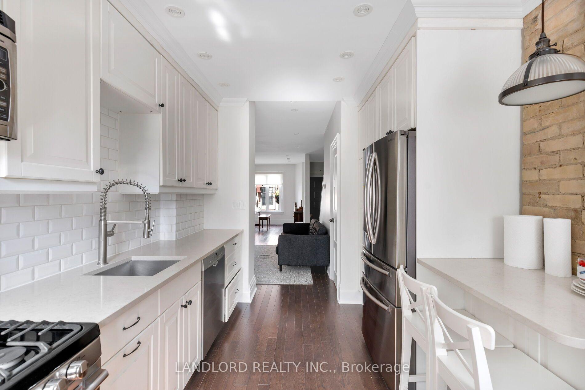 Photo 15 of 107A Scollard Street, Toronto, The Annex — HOMEH