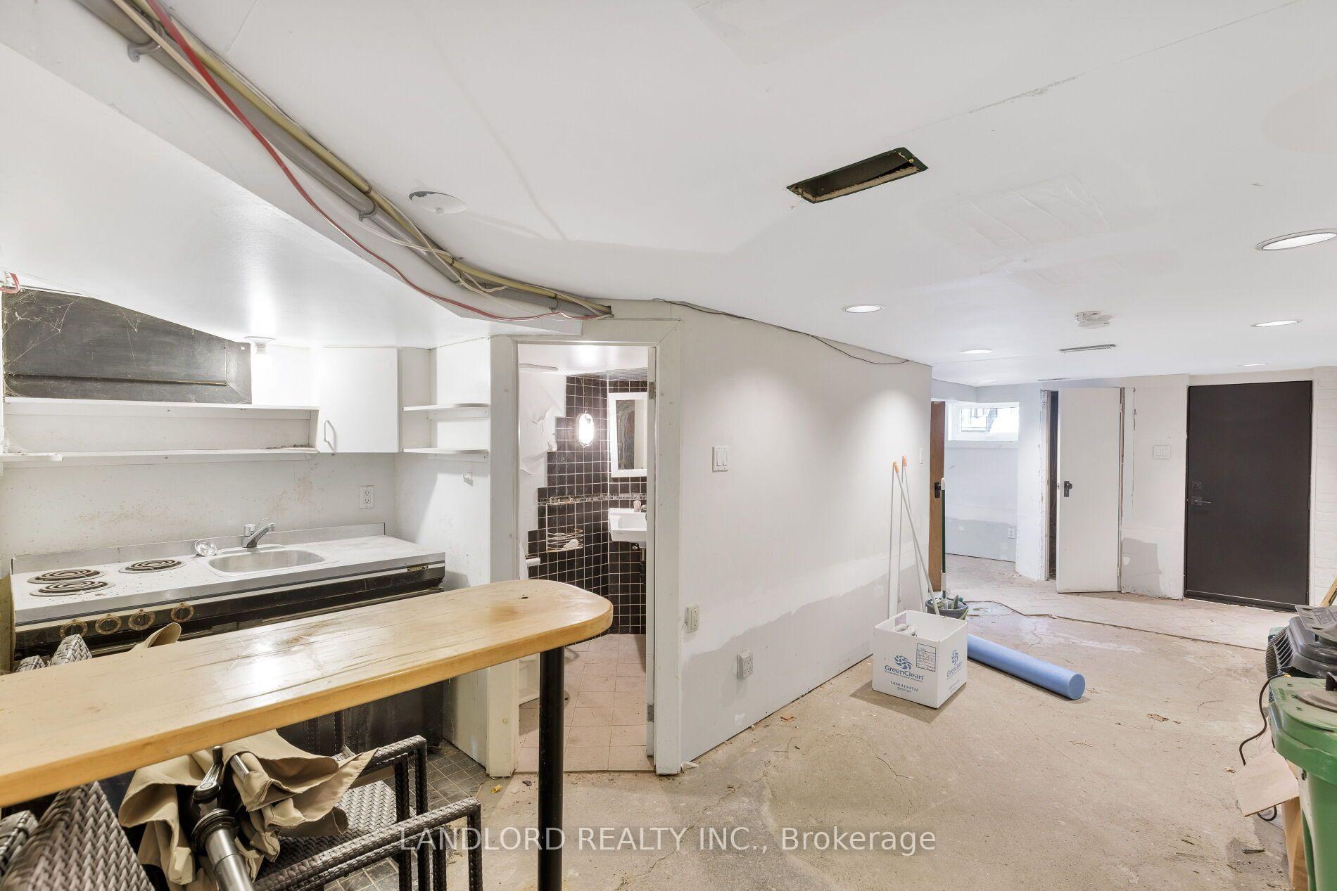 Photo 38 of 107A Scollard Street, Toronto, The Annex — HOMEH