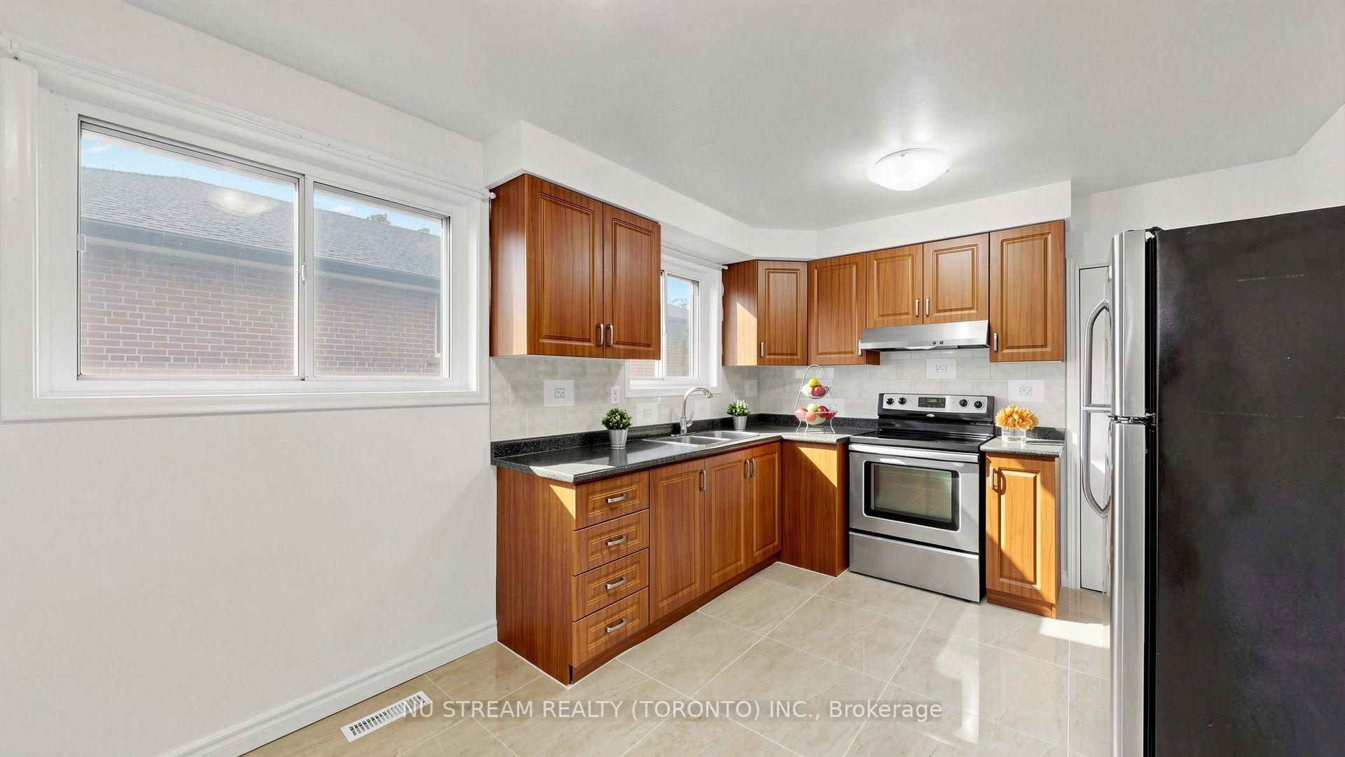 Photo 11 of 1356 Tatra Drive, Pickering, Bay Ridges — HOMEH