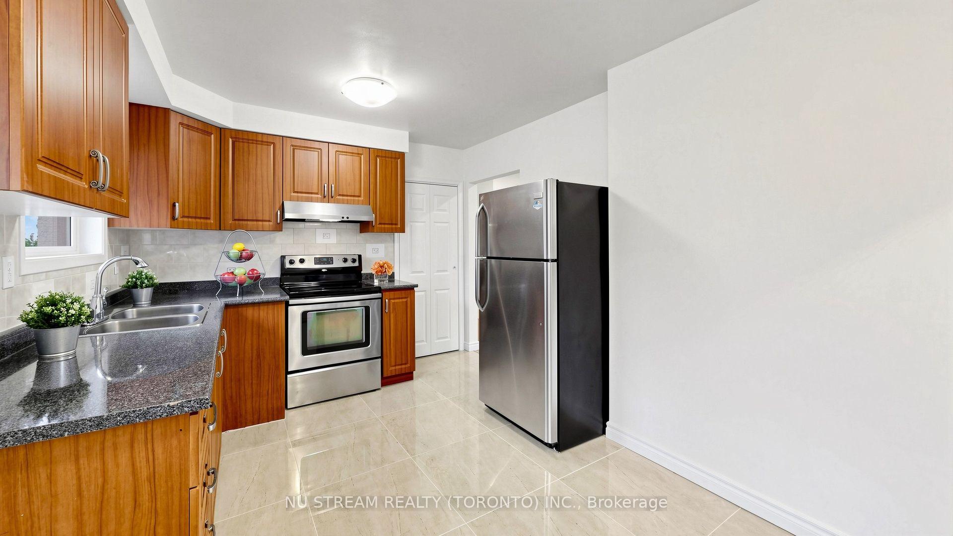 Photo 12 of 1356 Tatra Drive, Pickering, Bay Ridges — HOMEH