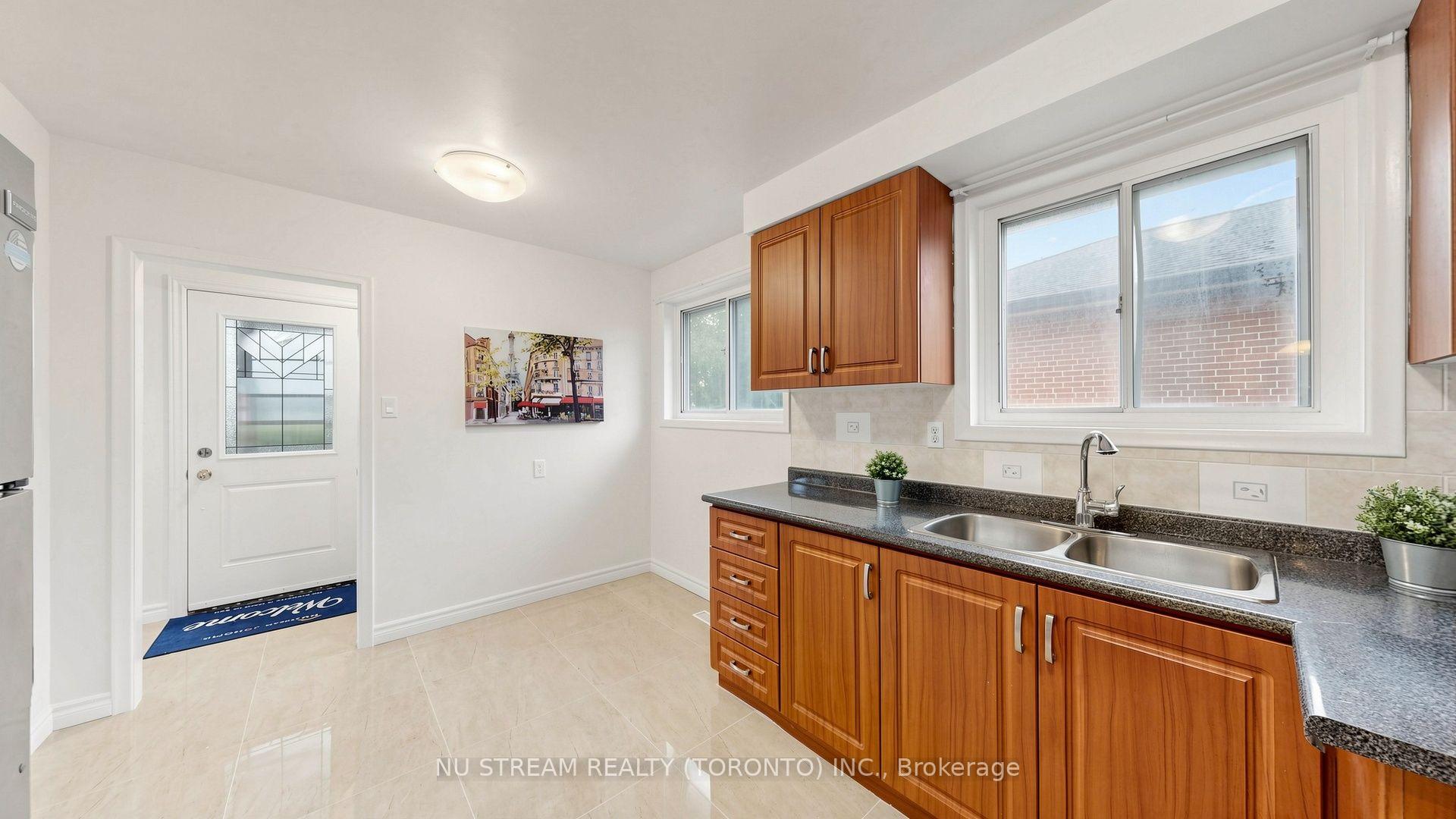 Photo 16 of 1356 Tatra Drive, Pickering, Bay Ridges — HOMEH