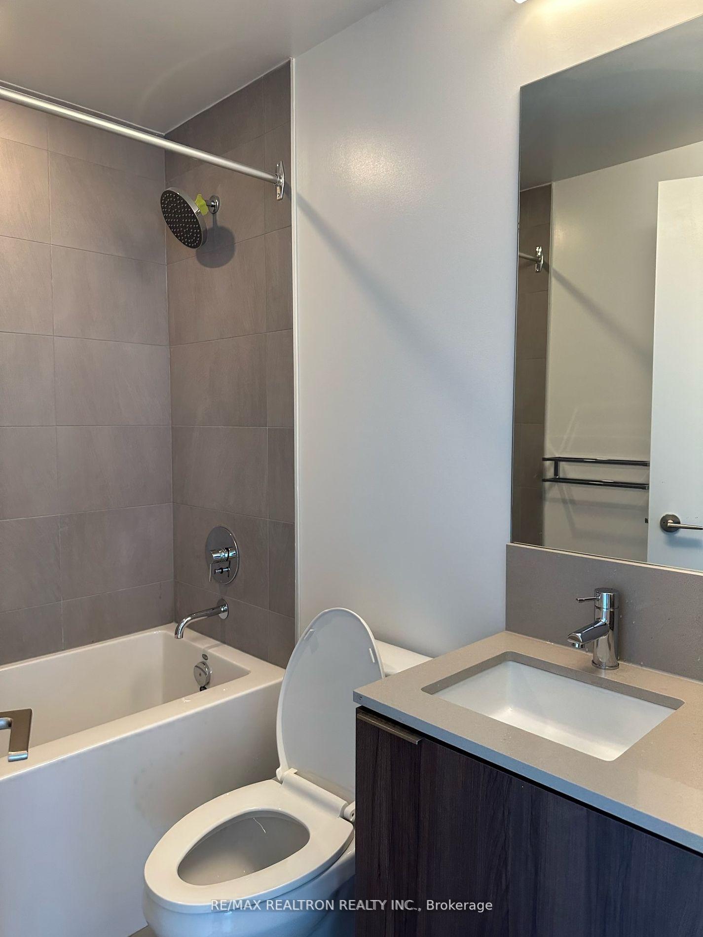 Photo 9 of Unit 4803, 1000 Portage Parkway, Vaughan, Concord — HOMEH
