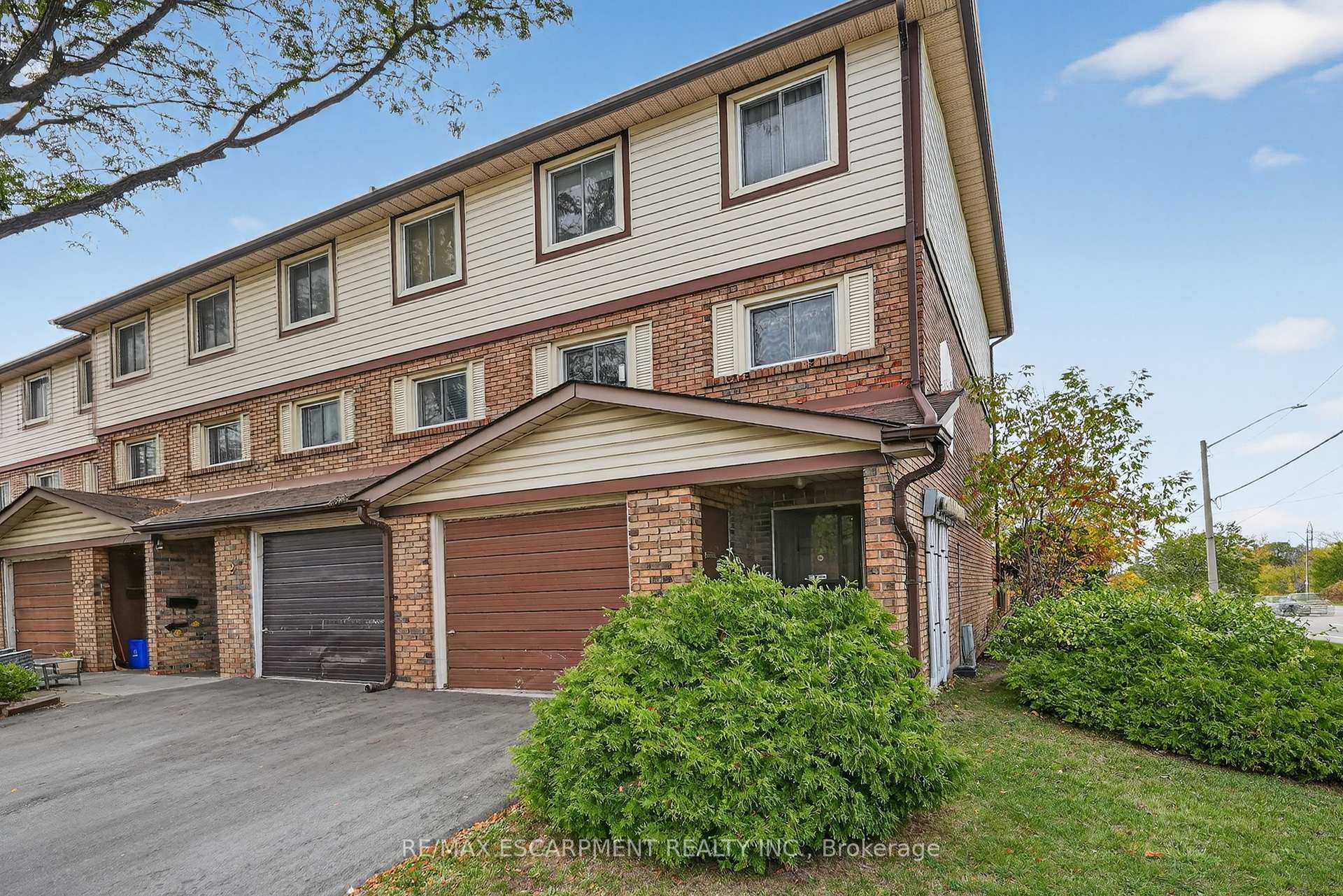 Photo 1 of Unit 1, 34 Bow Valley Drive, Hamilton, Riverdale — HOMEH