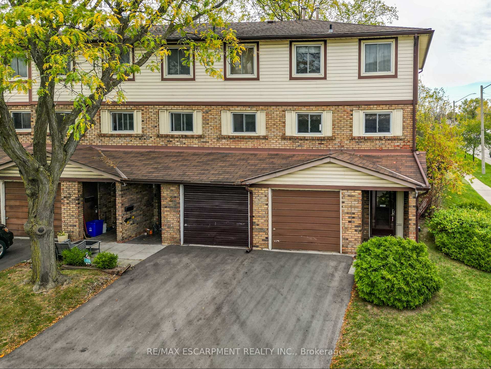 Photo 15 of Unit 1, 34 Bow Valley Drive, Hamilton, Riverdale — HOMEH