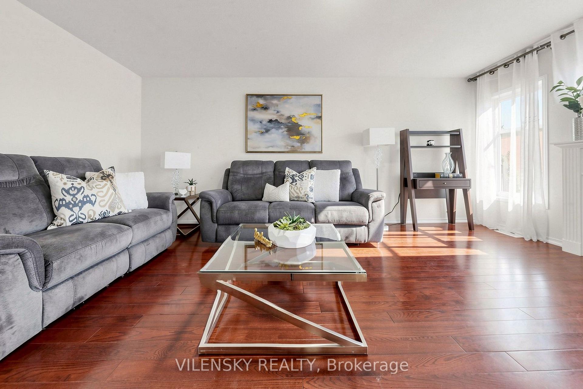 Photo 5 of 46 Westcliffe Crescent, Richmond Hill, Jefferson — HOMEH
