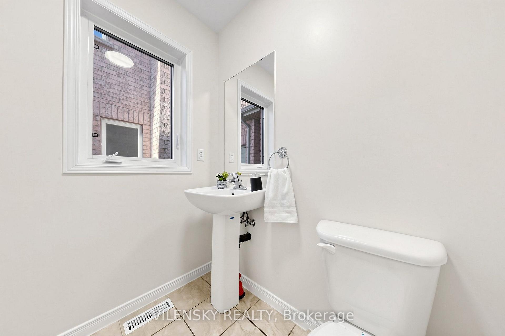 Photo 16 of 46 Westcliffe Crescent, Richmond Hill, Jefferson — HOMEH